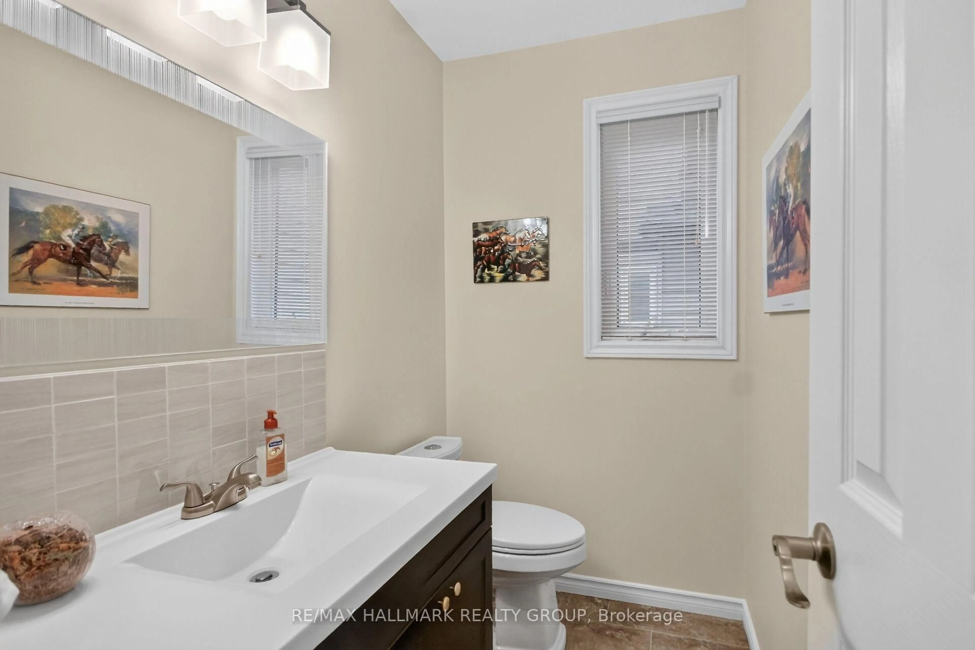 Standard bathroom, ceramic/tile floor for 12 Ready Way, Ottawa Ontario K2J 2R6