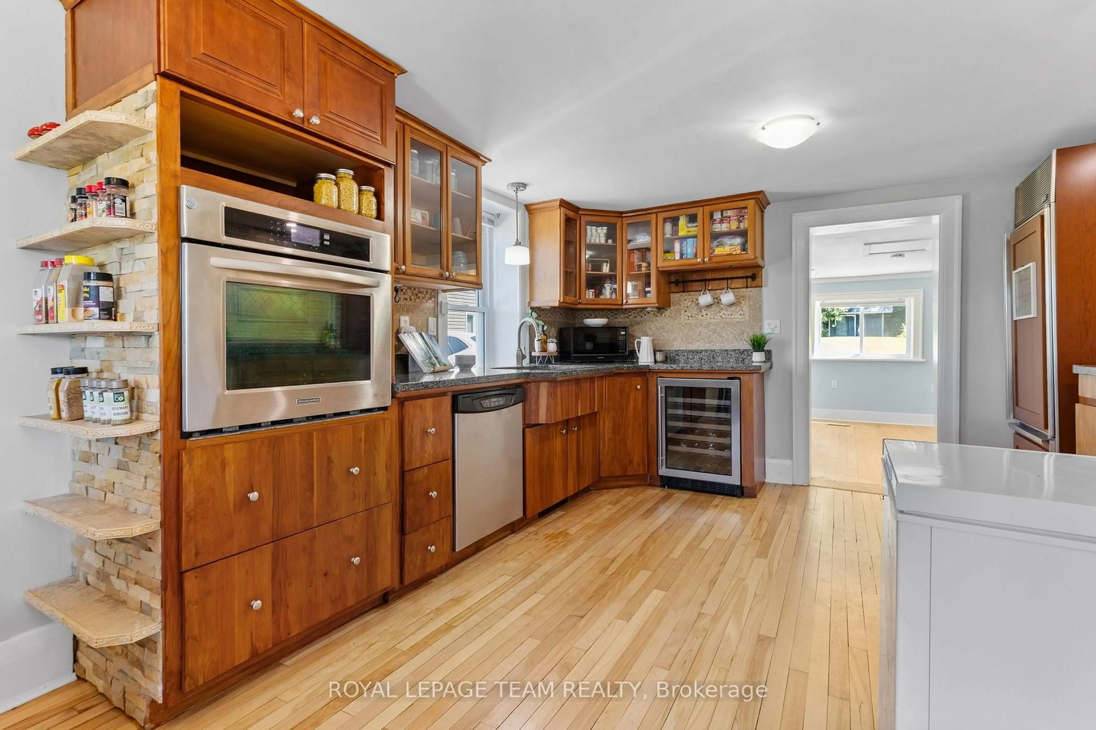 Open concept kitchen, unknown for 79 Mutual Ave, Renfrew Ontario K7V 3R4