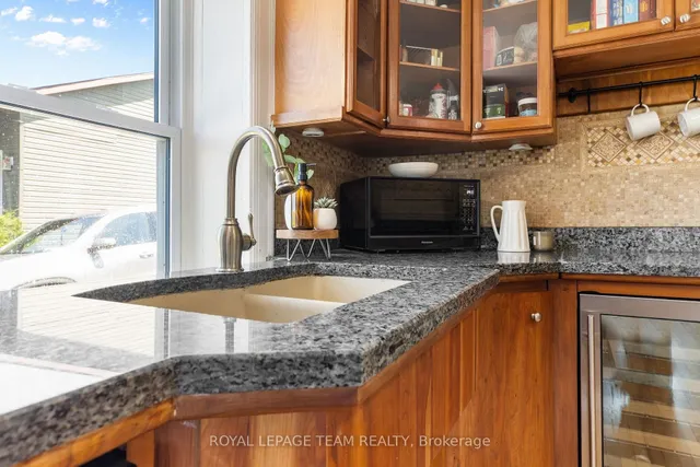 79 Mutual Ave, Renfrew 4
