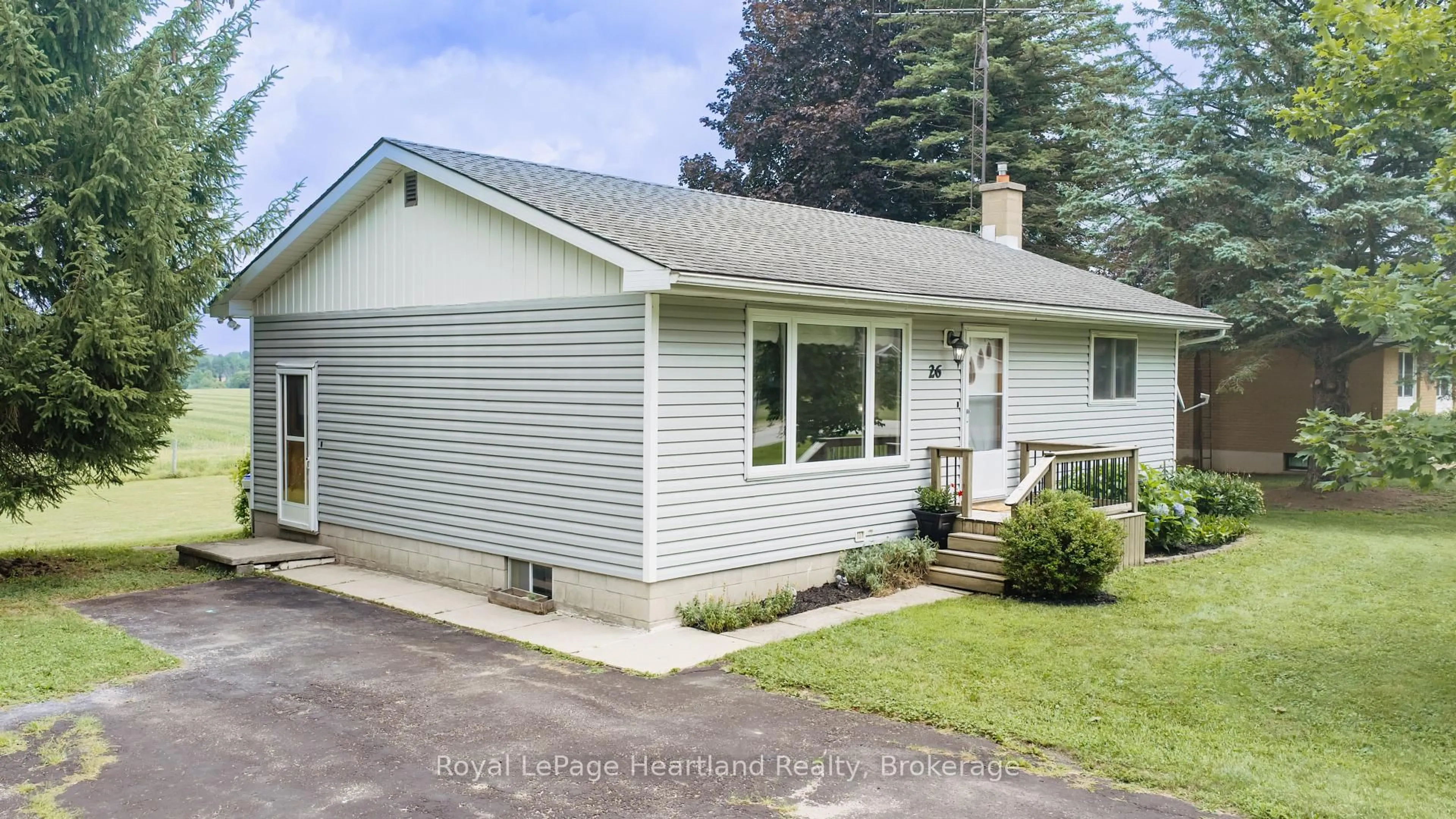 Home with vinyl exterior material, street for 26 Brandon St, Morris Turnberry Ontario N0G 1E0