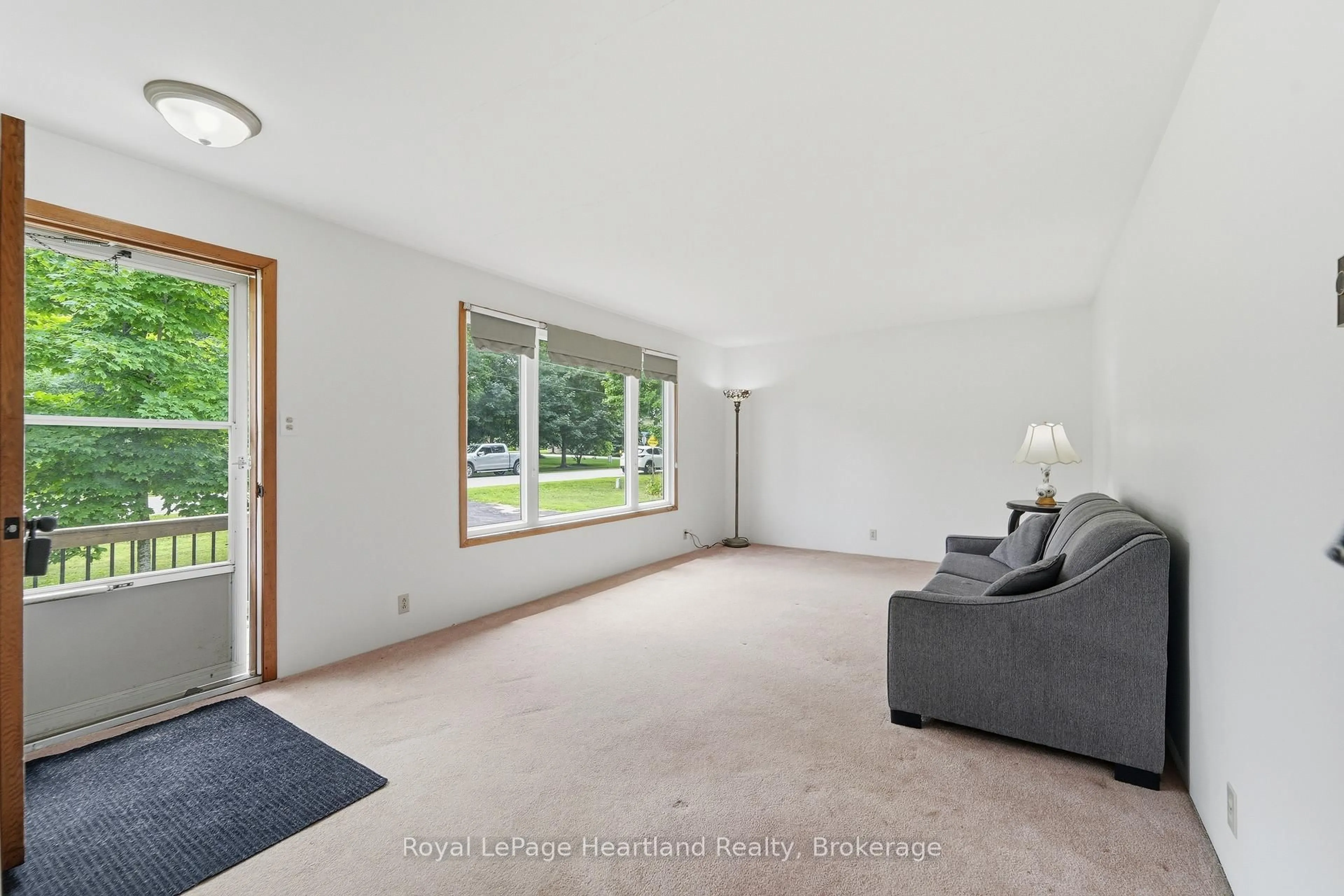 Living room with furniture, unknown for 26 Brandon St, Morris Turnberry Ontario N0G 1E0