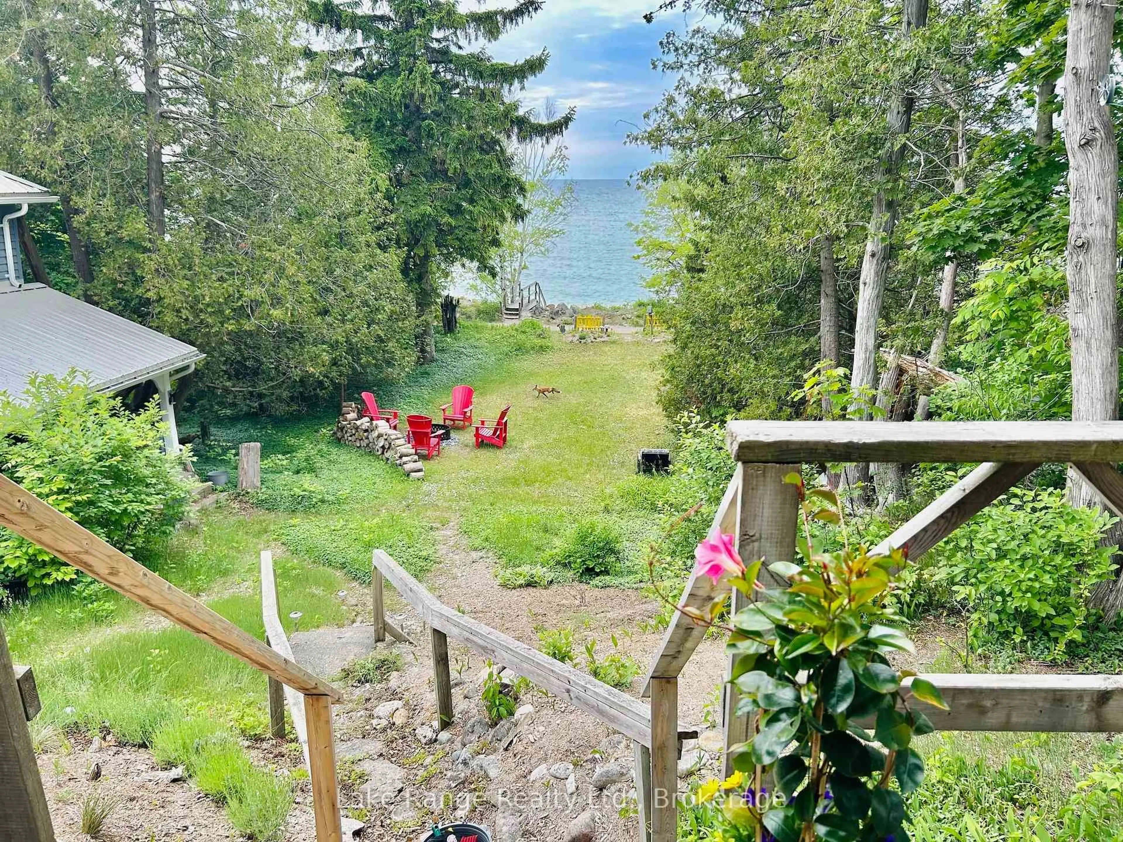 A pic from outside/outdoor area/front of a property/back of a property/a pic from drone, water/lake/river/ocean view for 924 Saugeen St, Kincardine Ontario N2Z 1A8