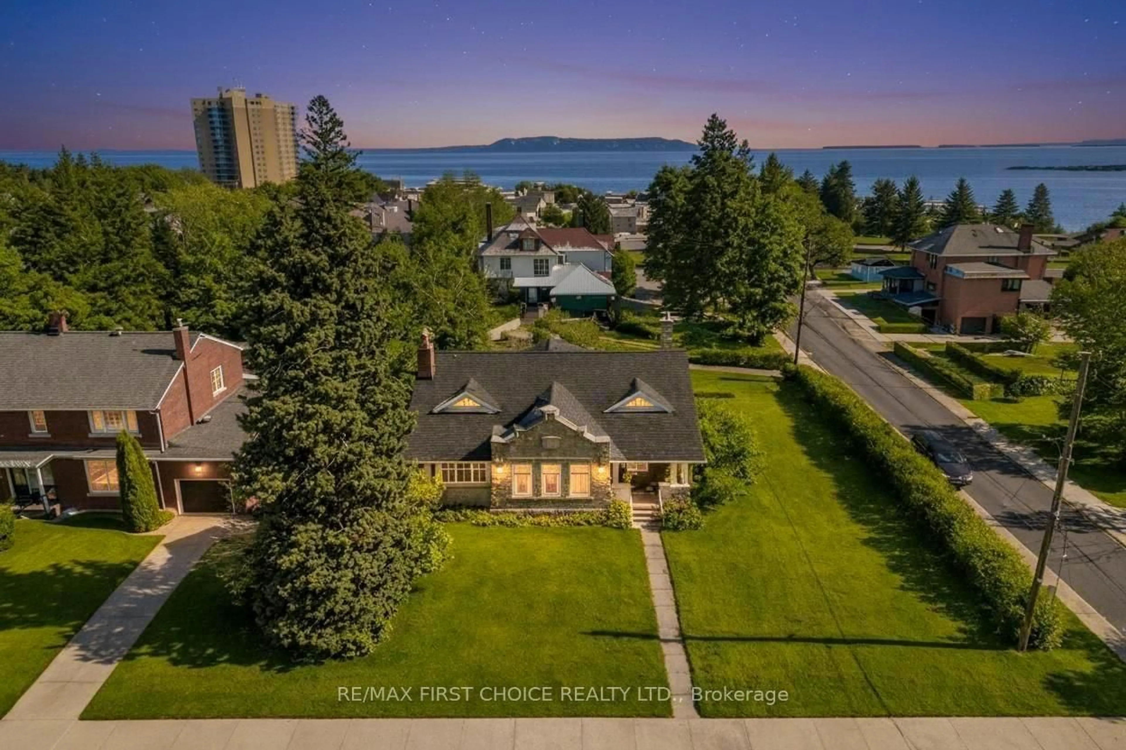 A pic from outside/outdoor area/front of a property/back of a property/a pic from drone, water/lake/river/ocean view for 43 Summit Ave, Thunder Bay Ontario P7B 3N7
