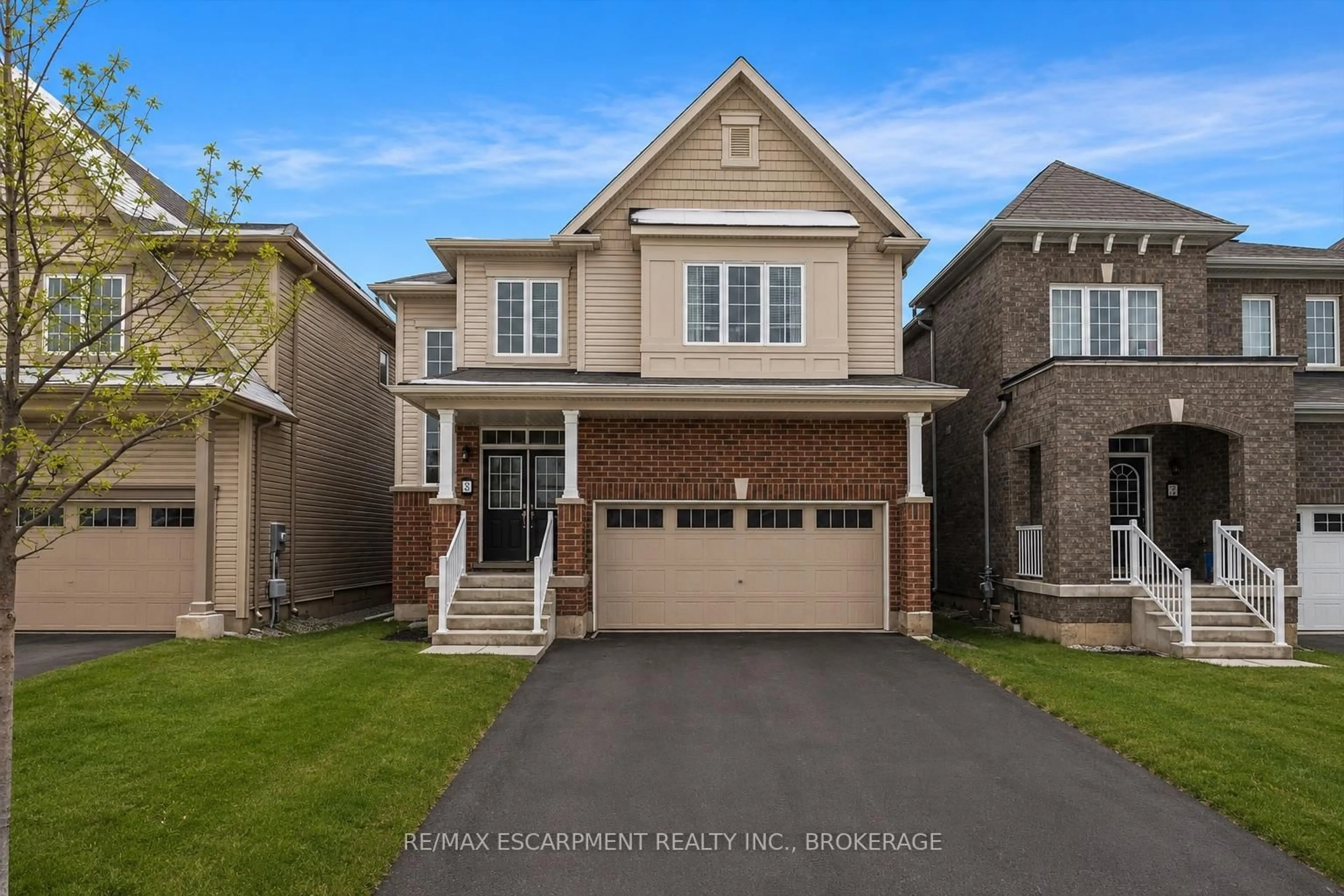 Home with brick exterior material, street for 13 Steven Dr, Thorold Ontario L3B 0G7