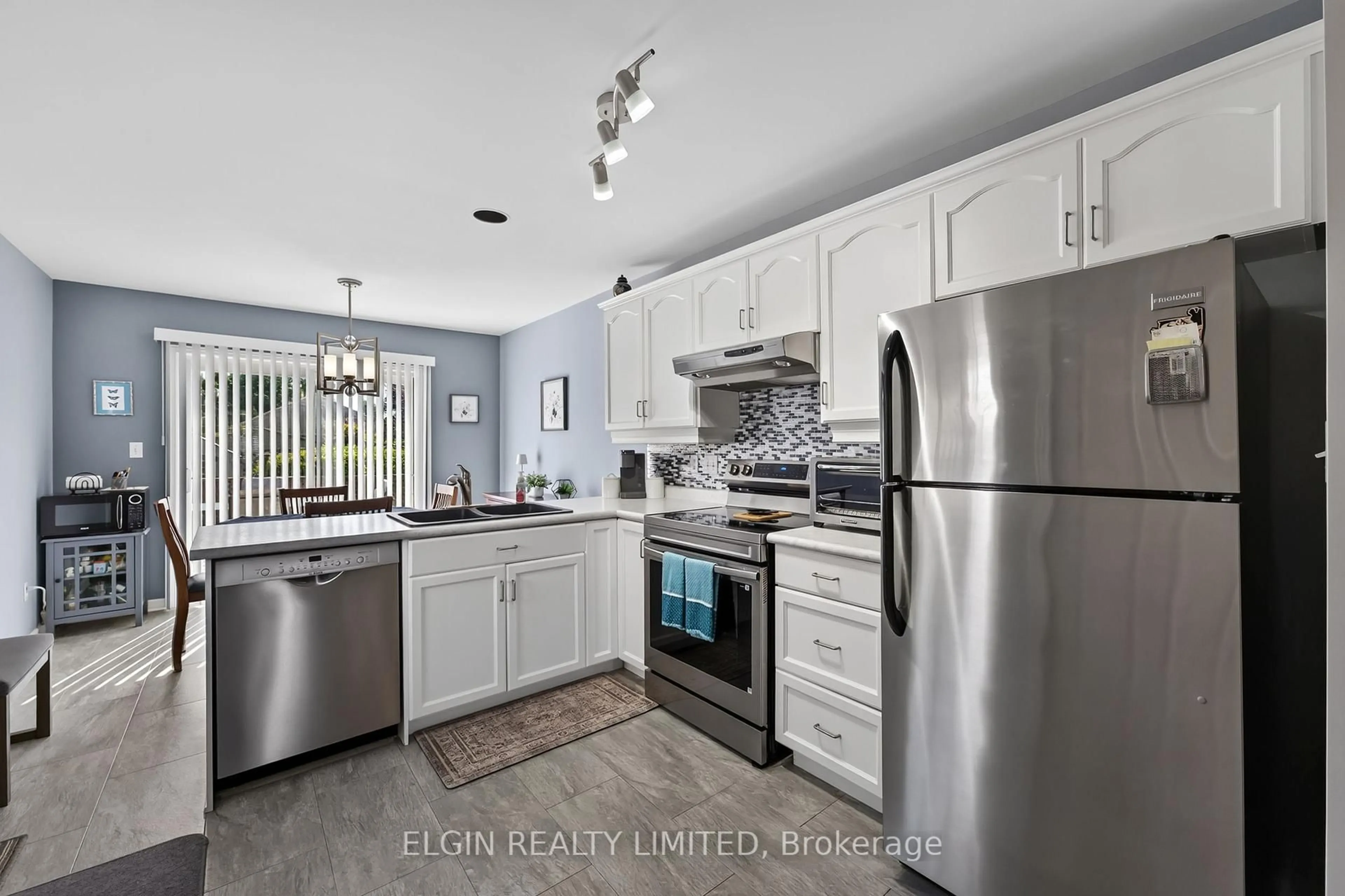 Open concept kitchen, unknown for 408 Highview Dr, St. Thomas Ontario N5R 6C4