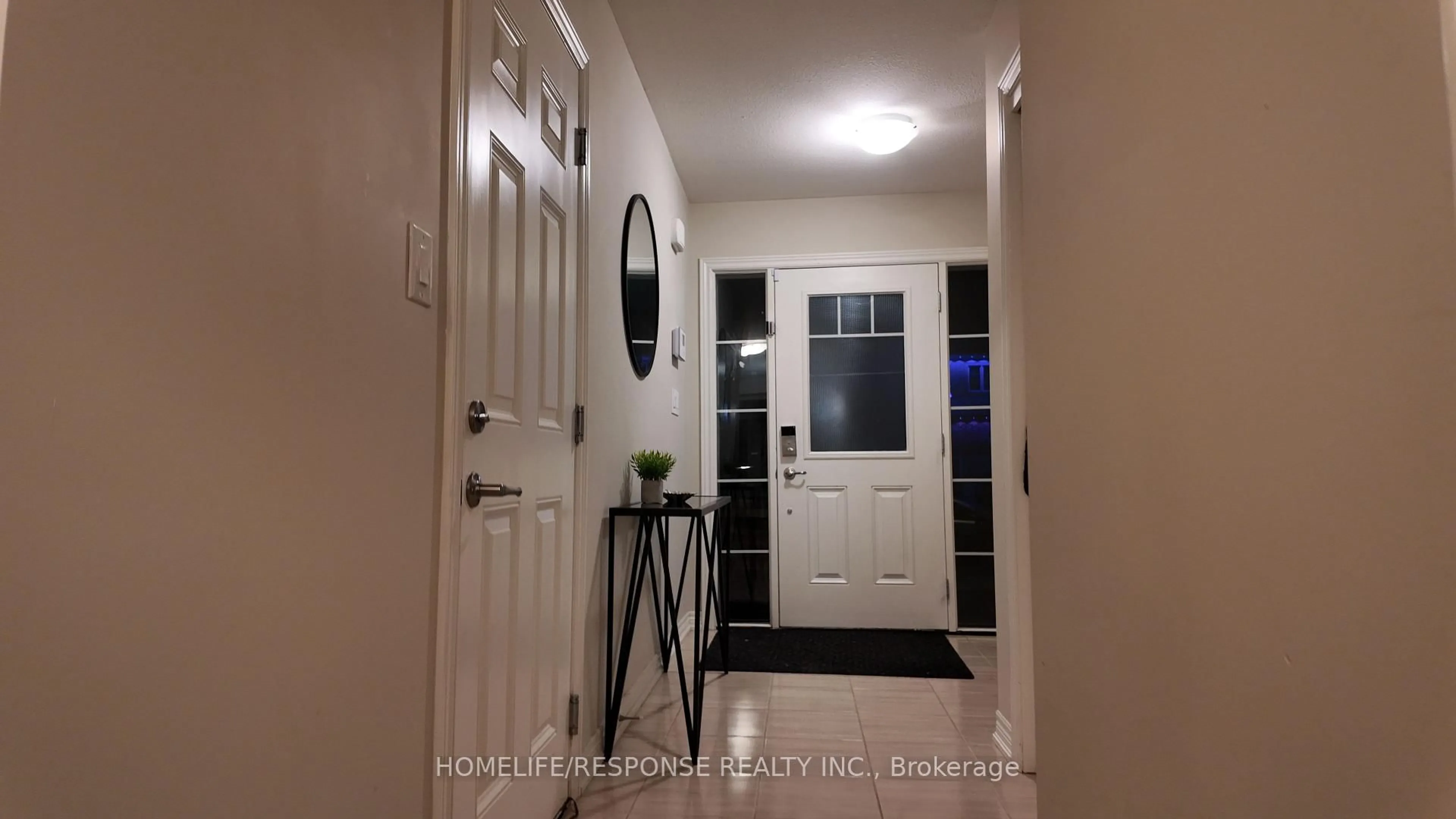 Indoor entryway for 4451 Eclipse Way, Niagara Falls Ontario L2G 0G3
