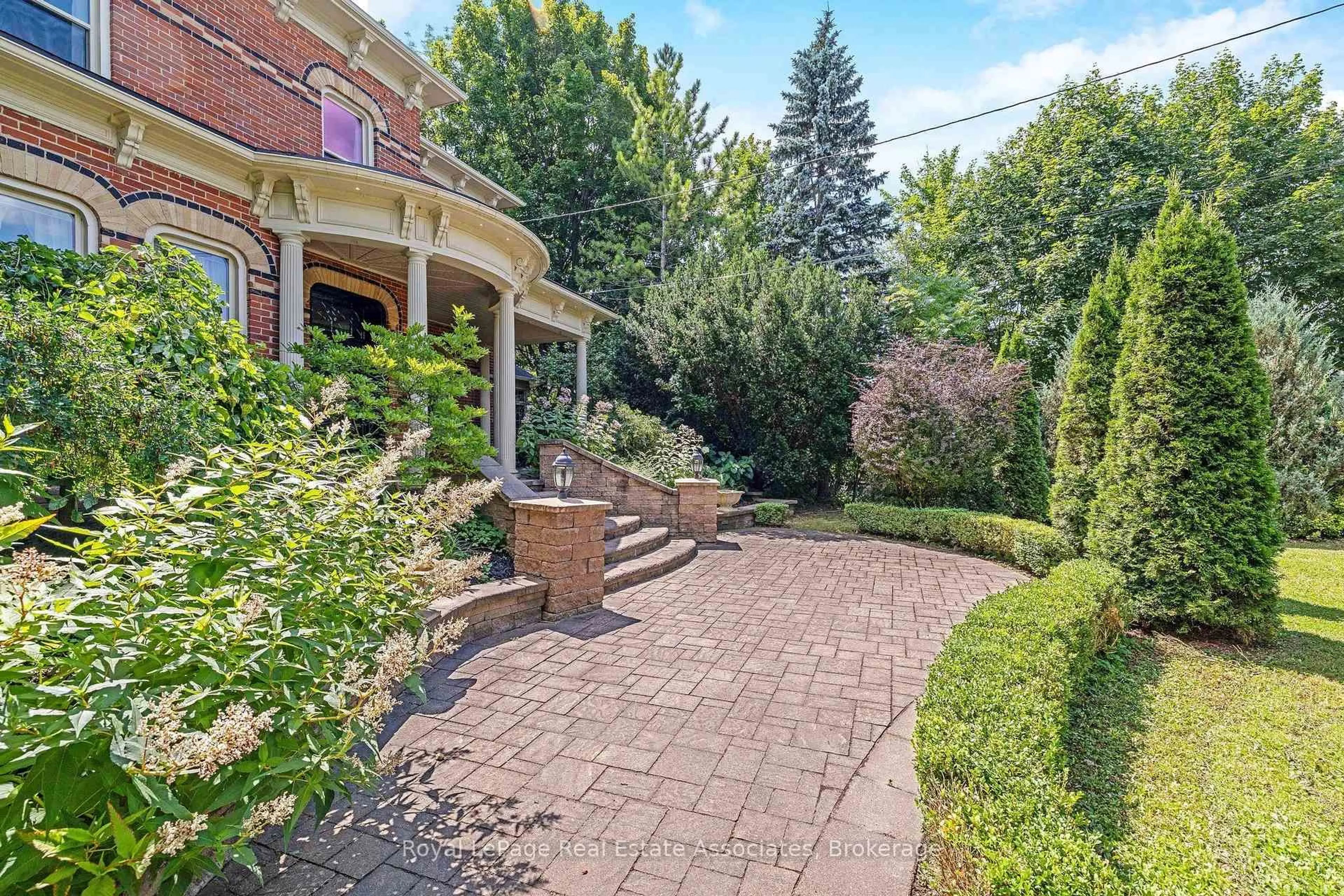Patio, street for 81 Main St, Grey Highlands Ontario N0C 1H0