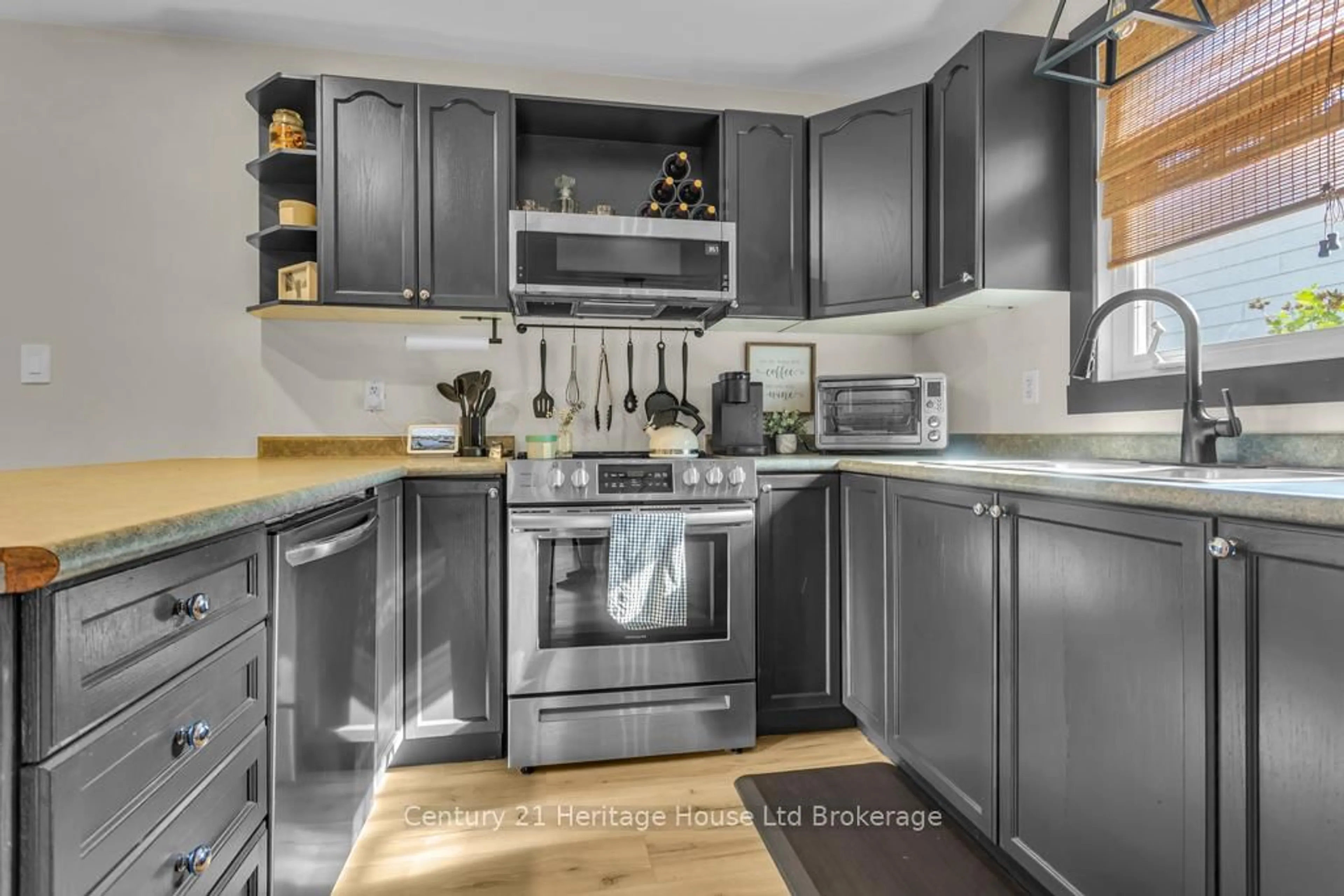 Unknown for 14 Herford St, Tillsonburg Ontario N4G 4V2