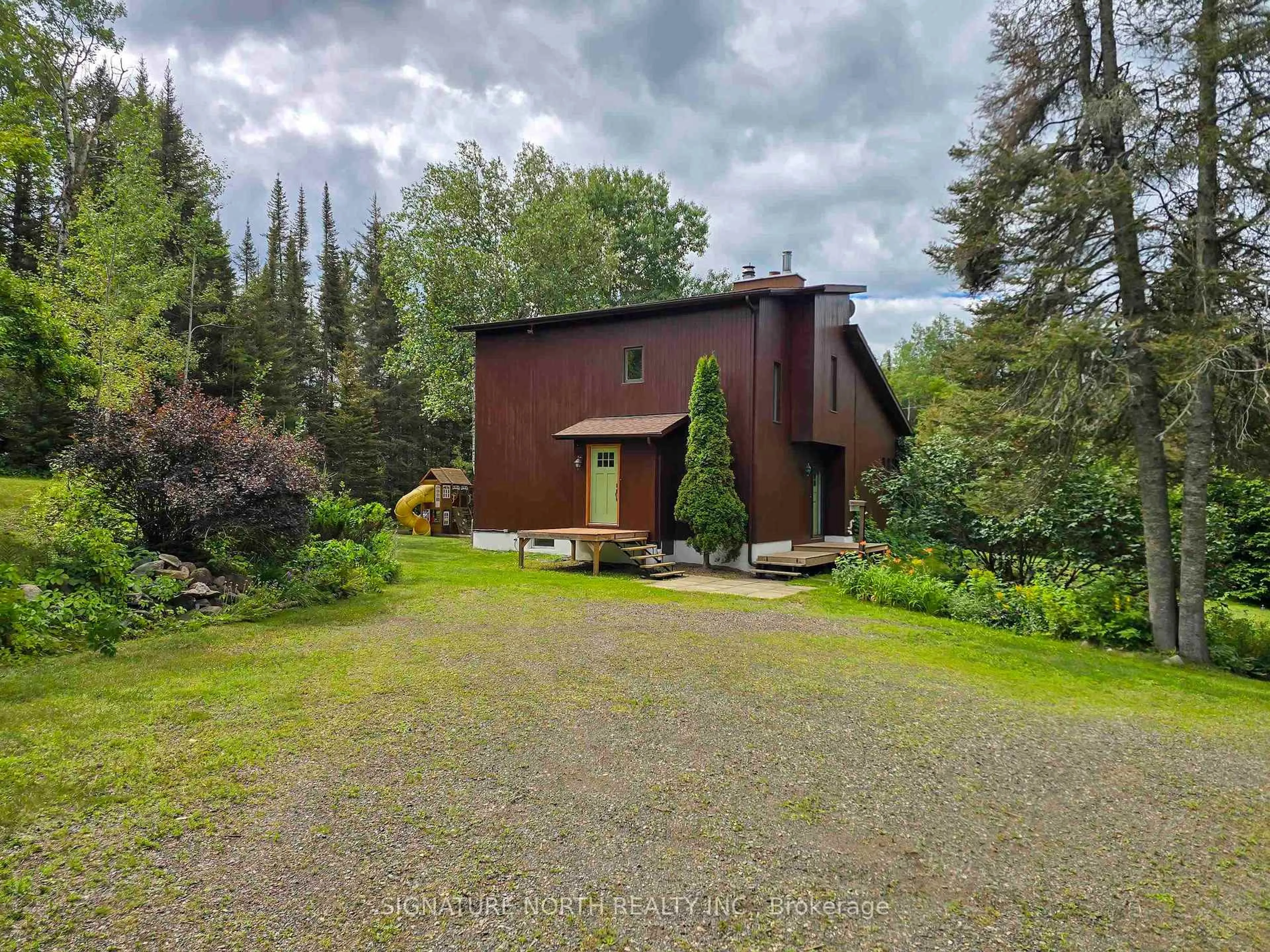 A pic from outside/outdoor area/front of a property/back of a property/a pic from drone, unknown for 5164 Dawson Rd, Oliver Paipoonge Ontario P7G 0V4