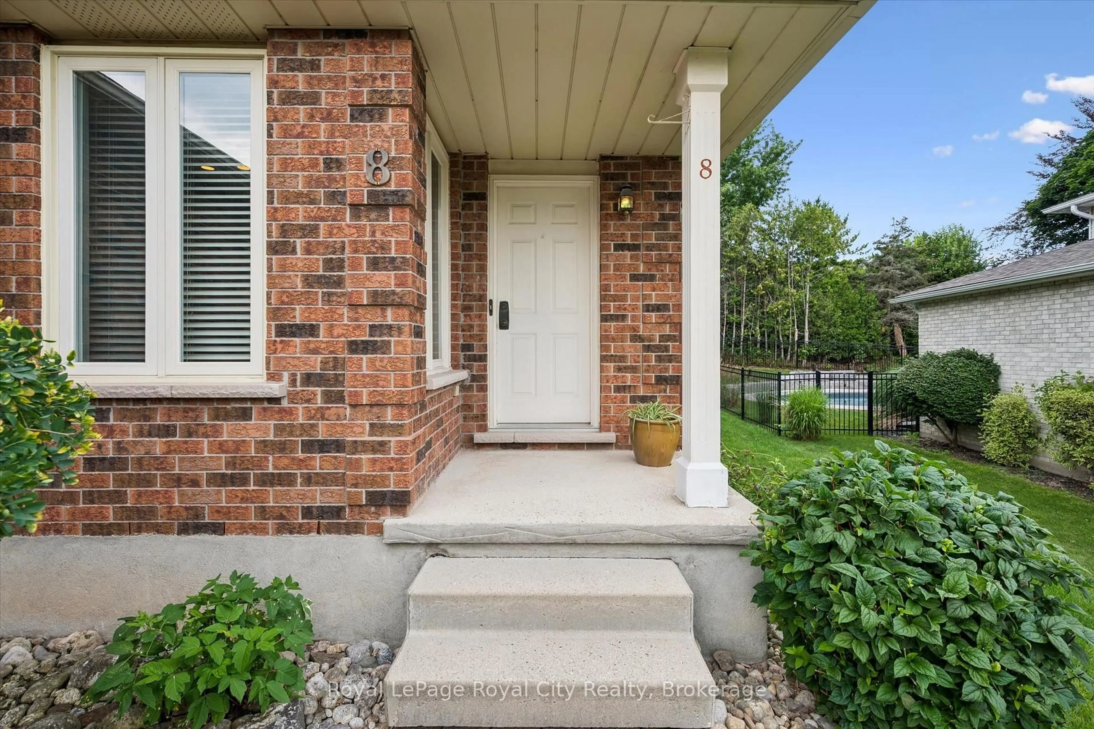 Unknown for 8 MOLLISON Crt, Guelph Ontario N1C 1A7