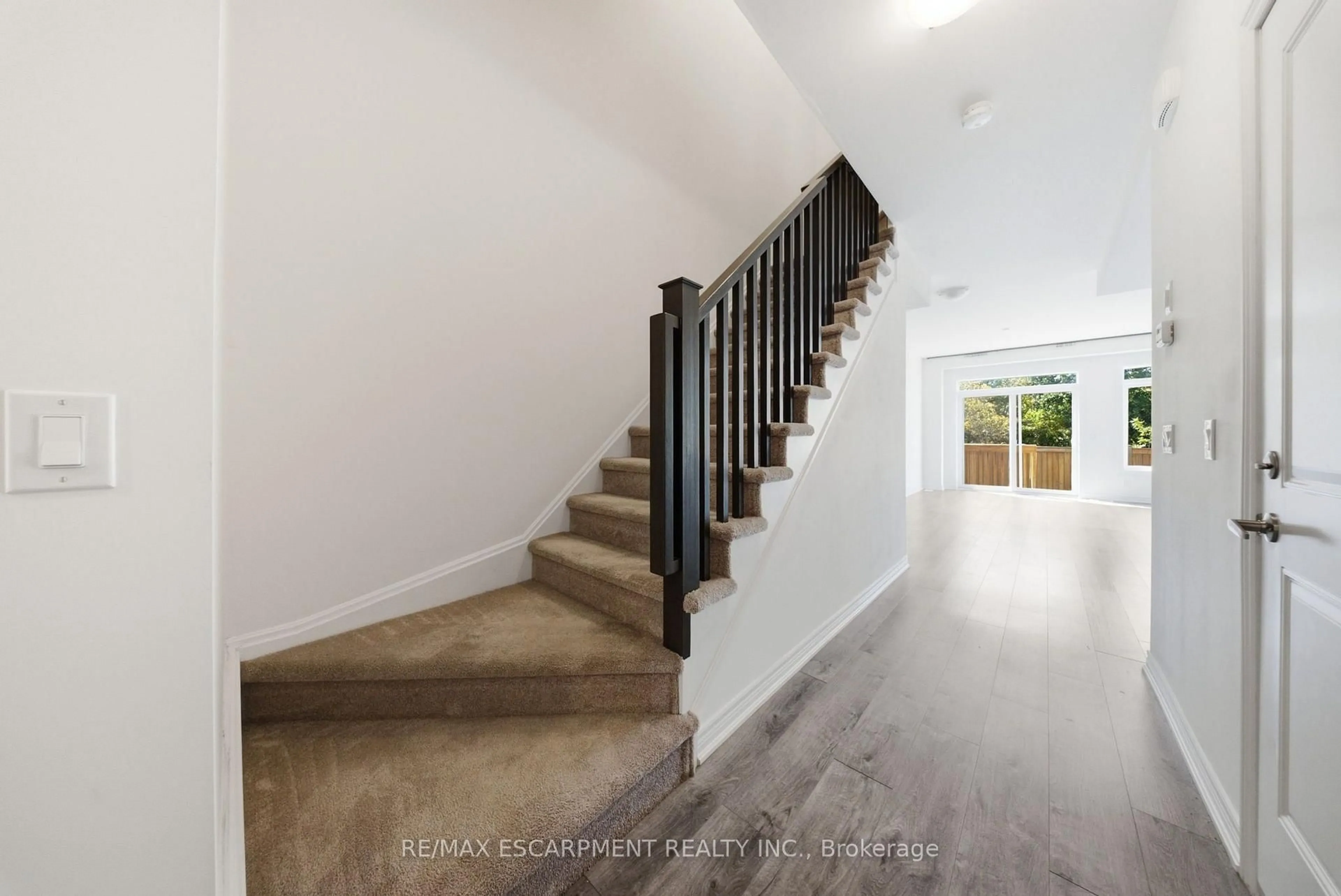 Stairs for 27 Rachel Dr #18, Hamilton Ontario L8E 0K6