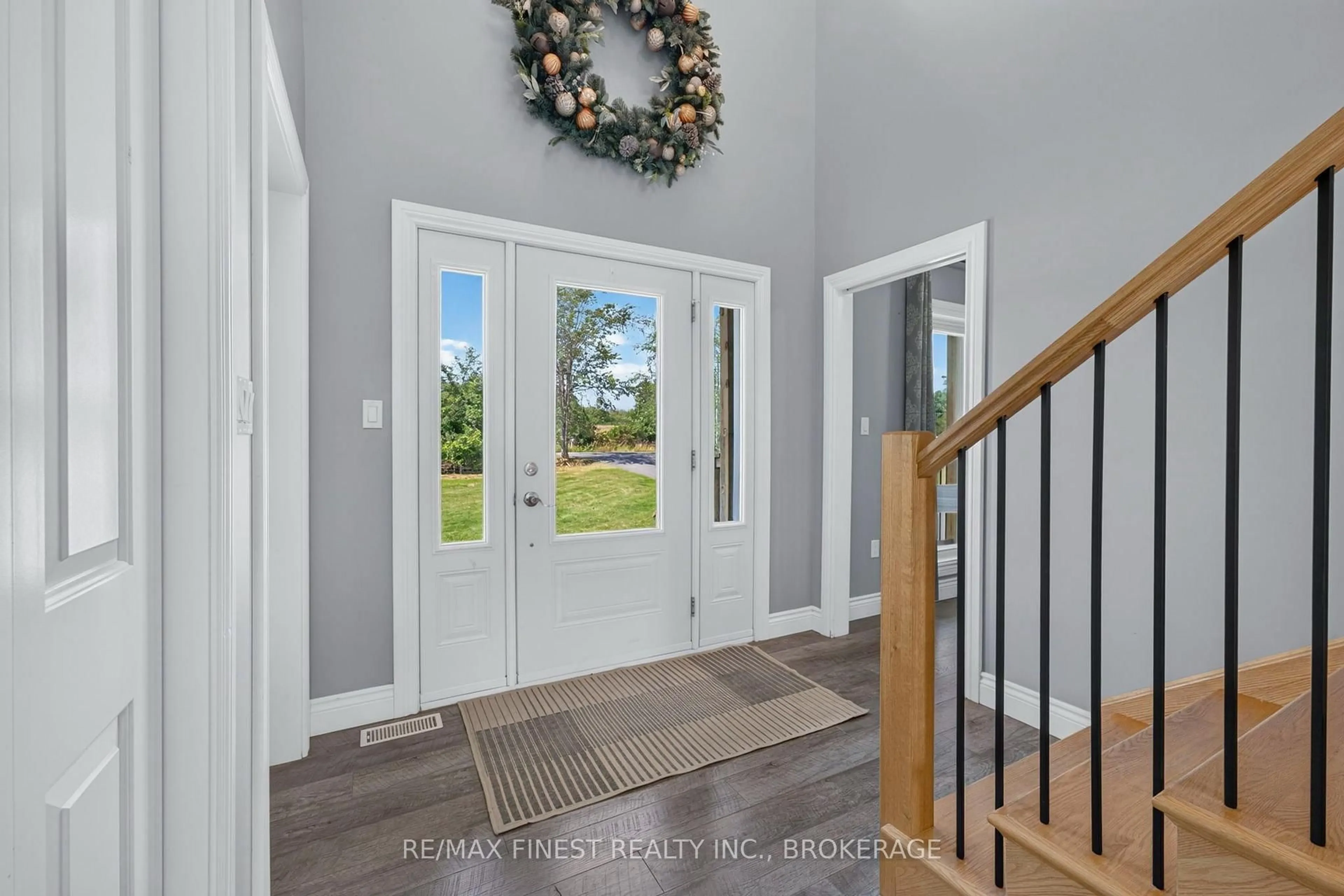 Indoor entryway for 292 GLENNELM Rd, Greater Napanee Ontario K0K 2W0