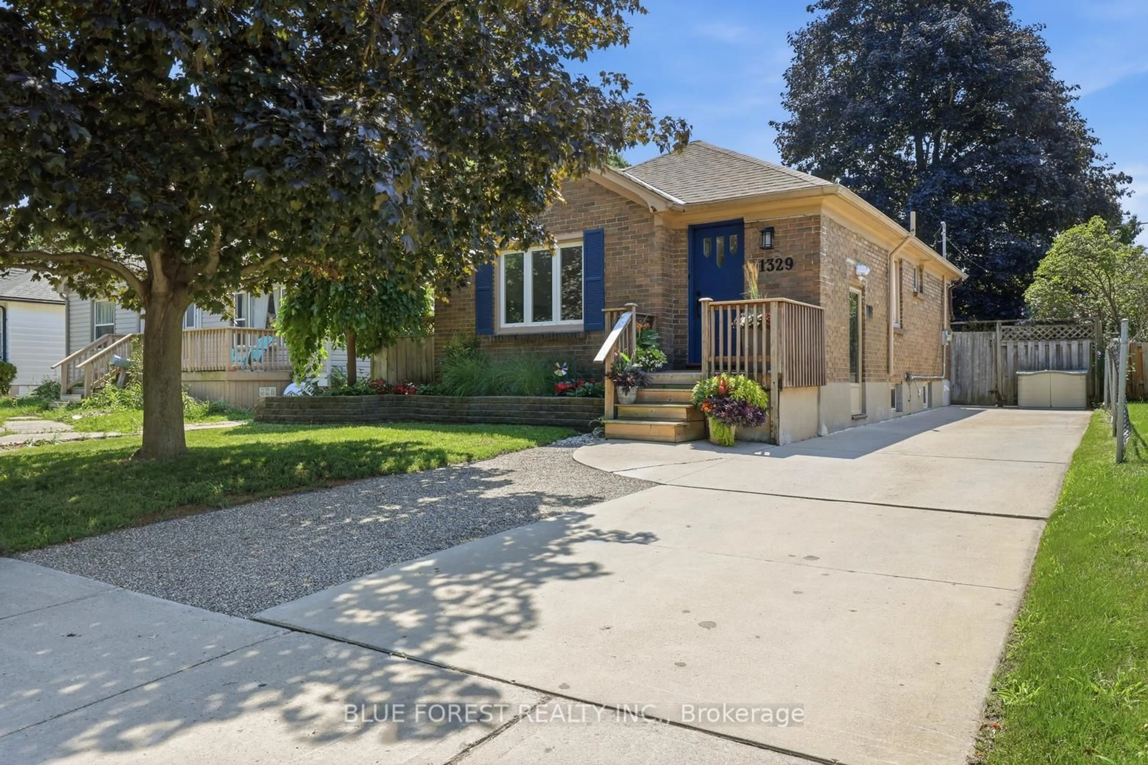 Unknown for 1329 Brydges St, London East Ontario N5W 2C5
