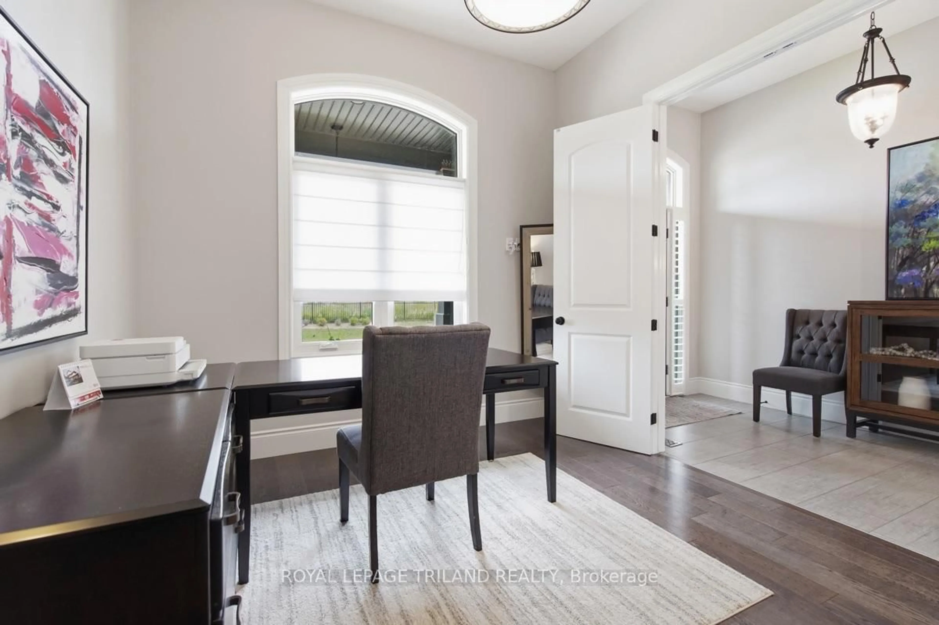 Indoor entryway for 2215 Callingham Dr #28, London North Ontario N6G 0P1