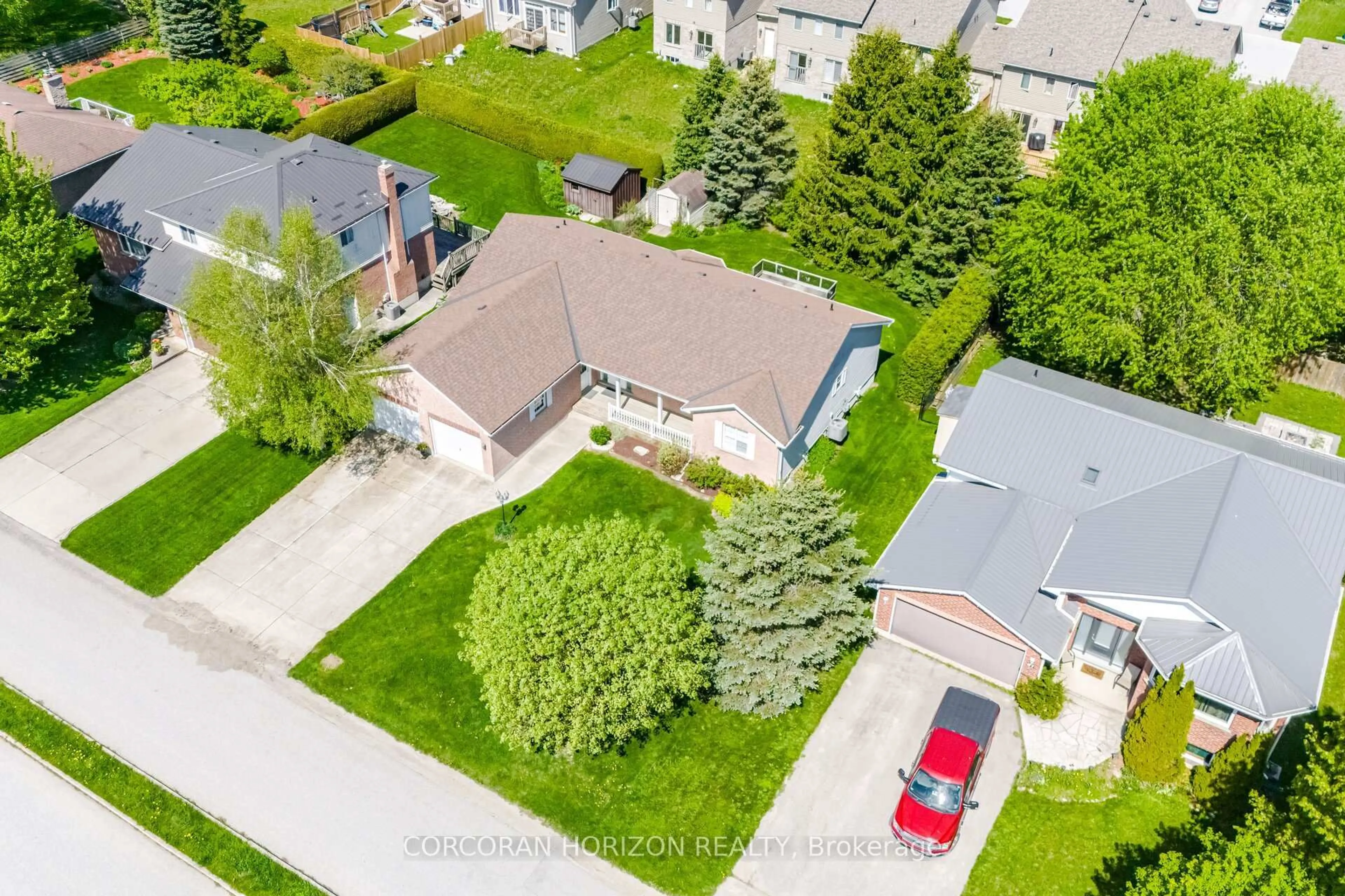 A pic from outside/outdoor area/front of a property/back of a property/a pic from drone, street for 71 Grayview Dr, Grey Highlands Ontario N0C 1H0