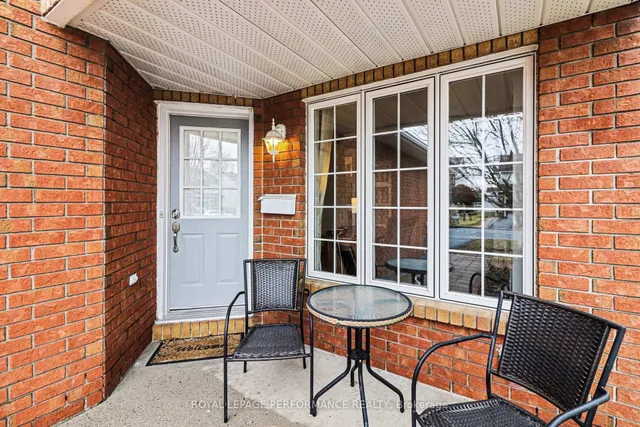 897 Paradise Cres, Ottawa 2