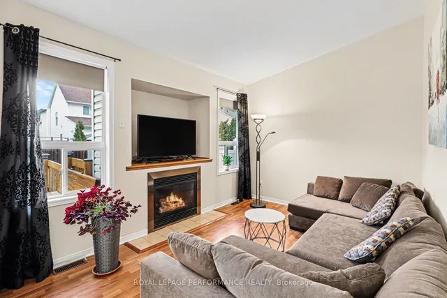 897 Paradise Cres, Ottawa 4