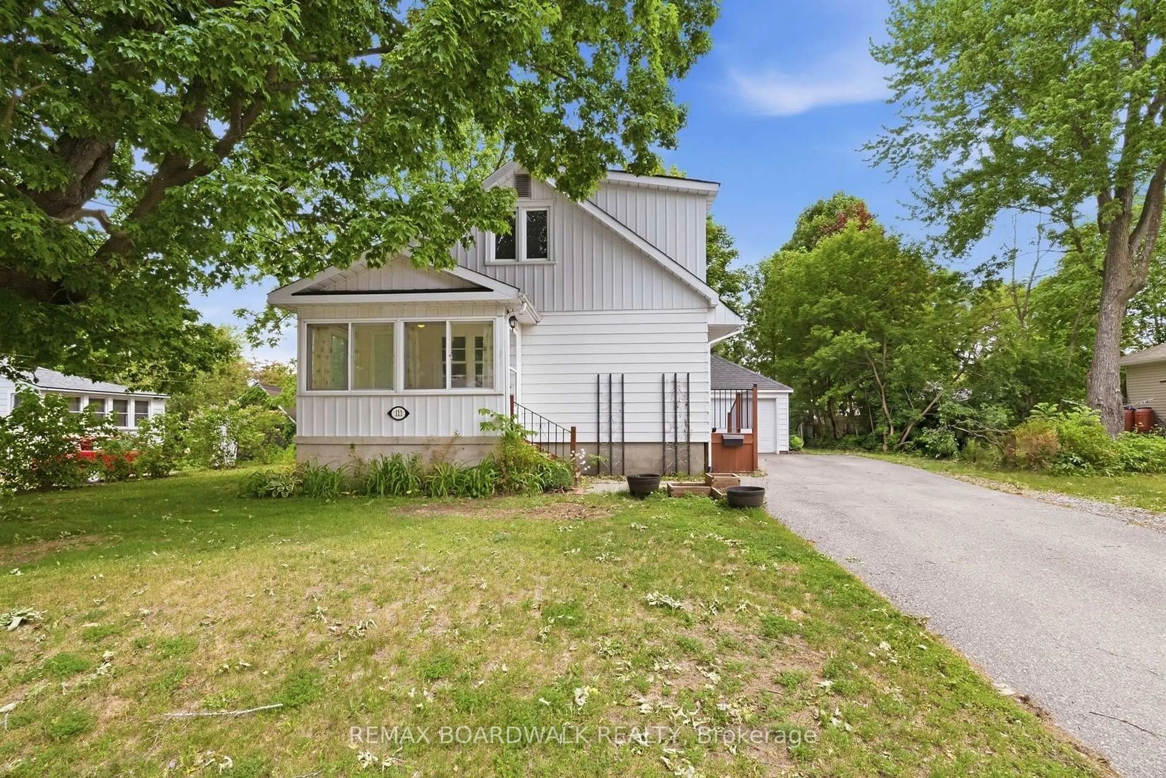 A pic from outside/outdoor area/front of a property/back of a property/a pic from drone, street for 111 Beckwith St, Perth Ontario K7H 1C8