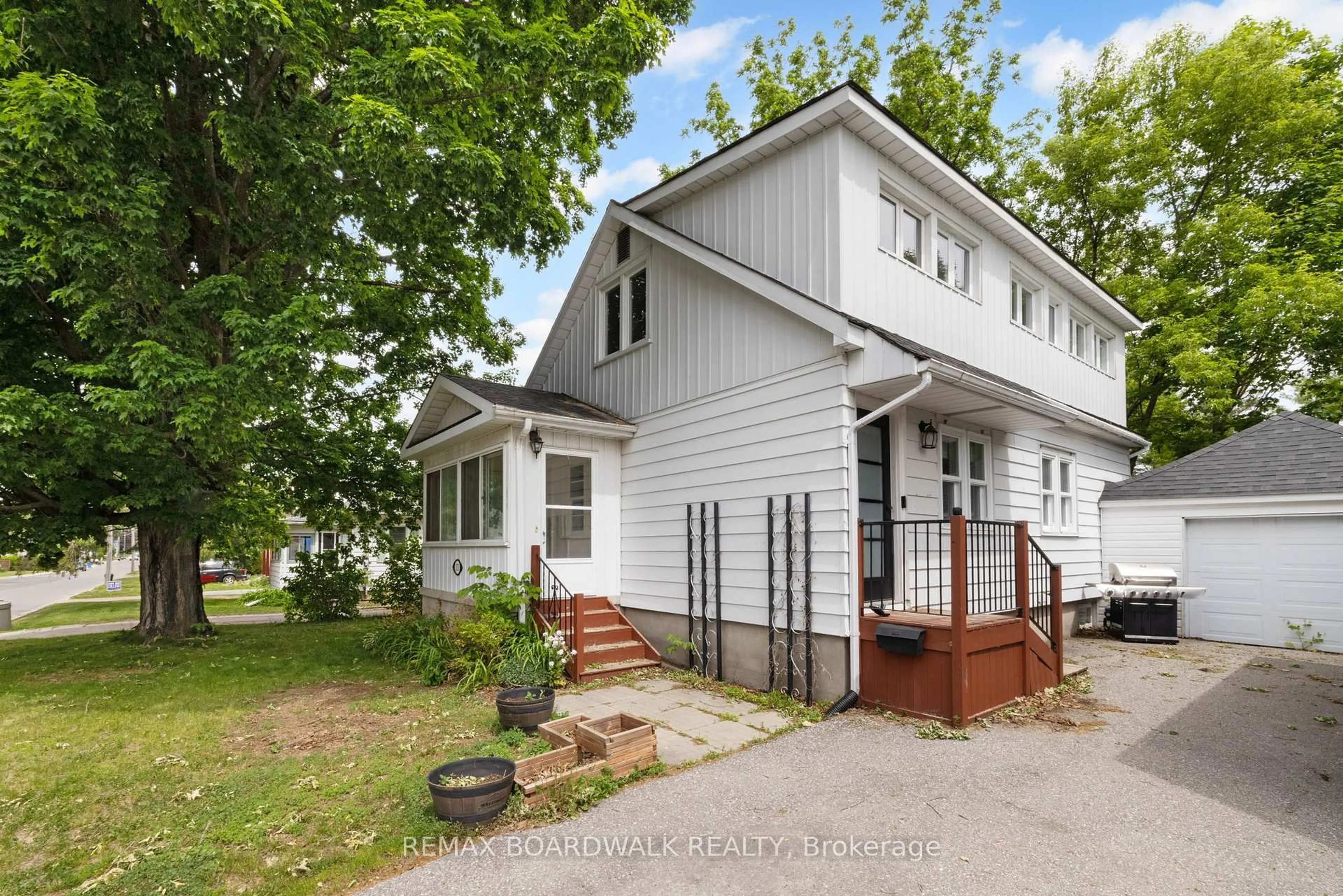Unknown for 111 Beckwith St, Perth Ontario K7H 1C8