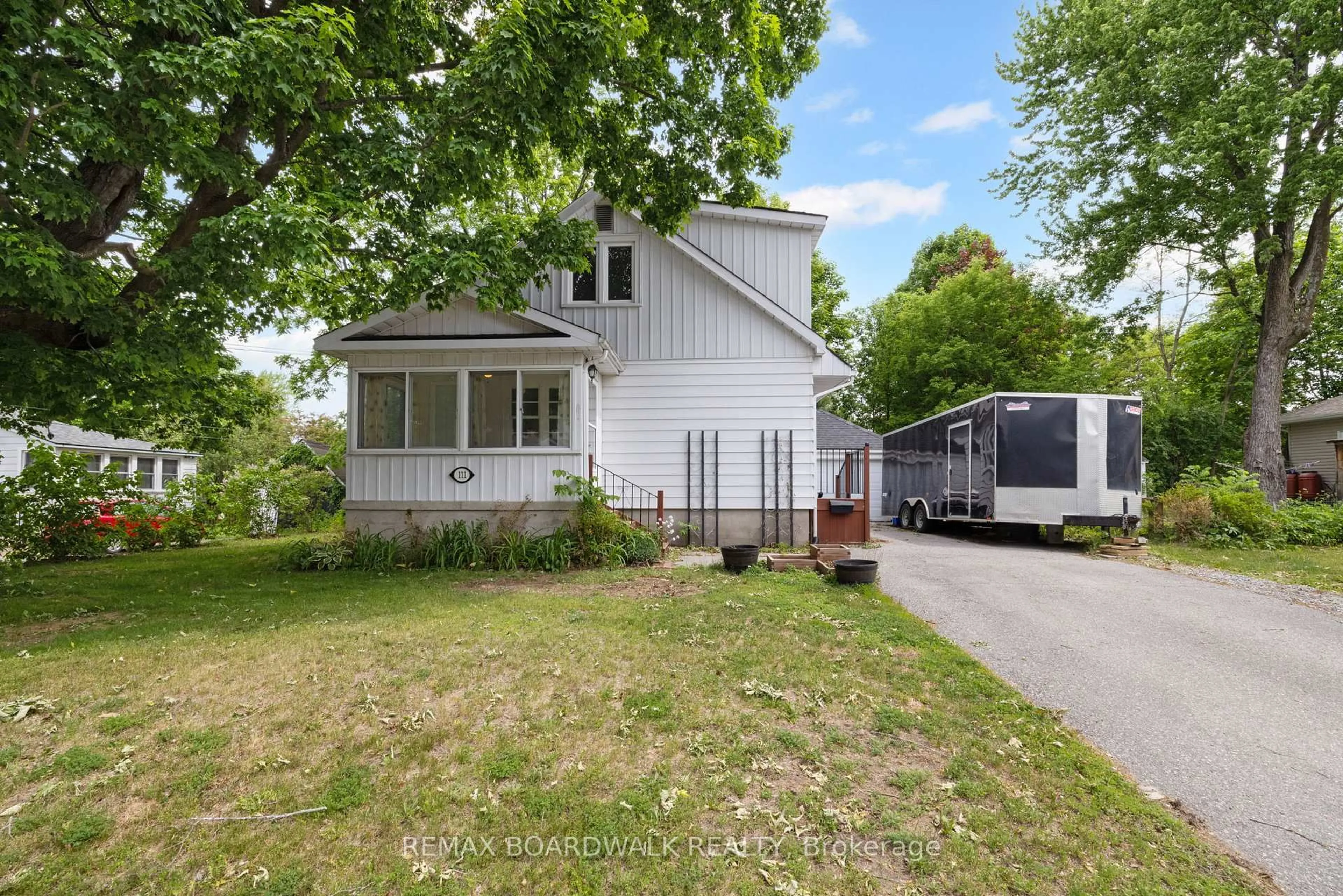A pic from outside/outdoor area/front of a property/back of a property/a pic from drone, street for 111 Beckwith St, Perth Ontario K7H 1C8