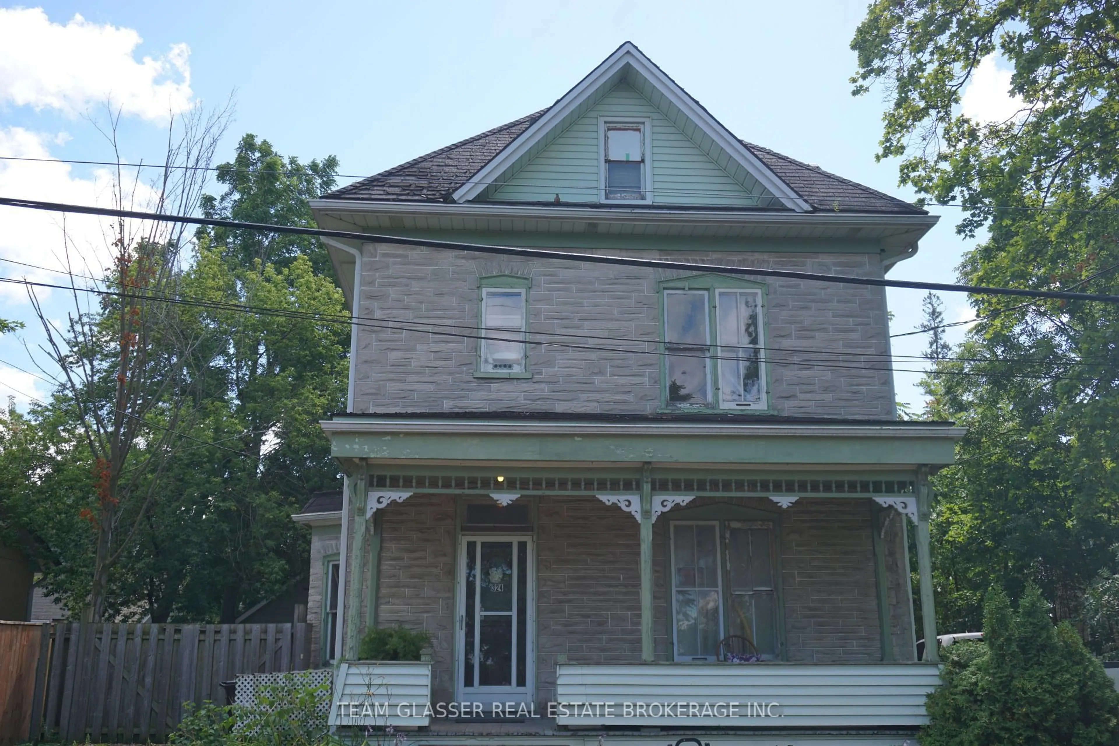 Unknown for 324 QUEEN St, Cambridge Ontario N3C 1G8