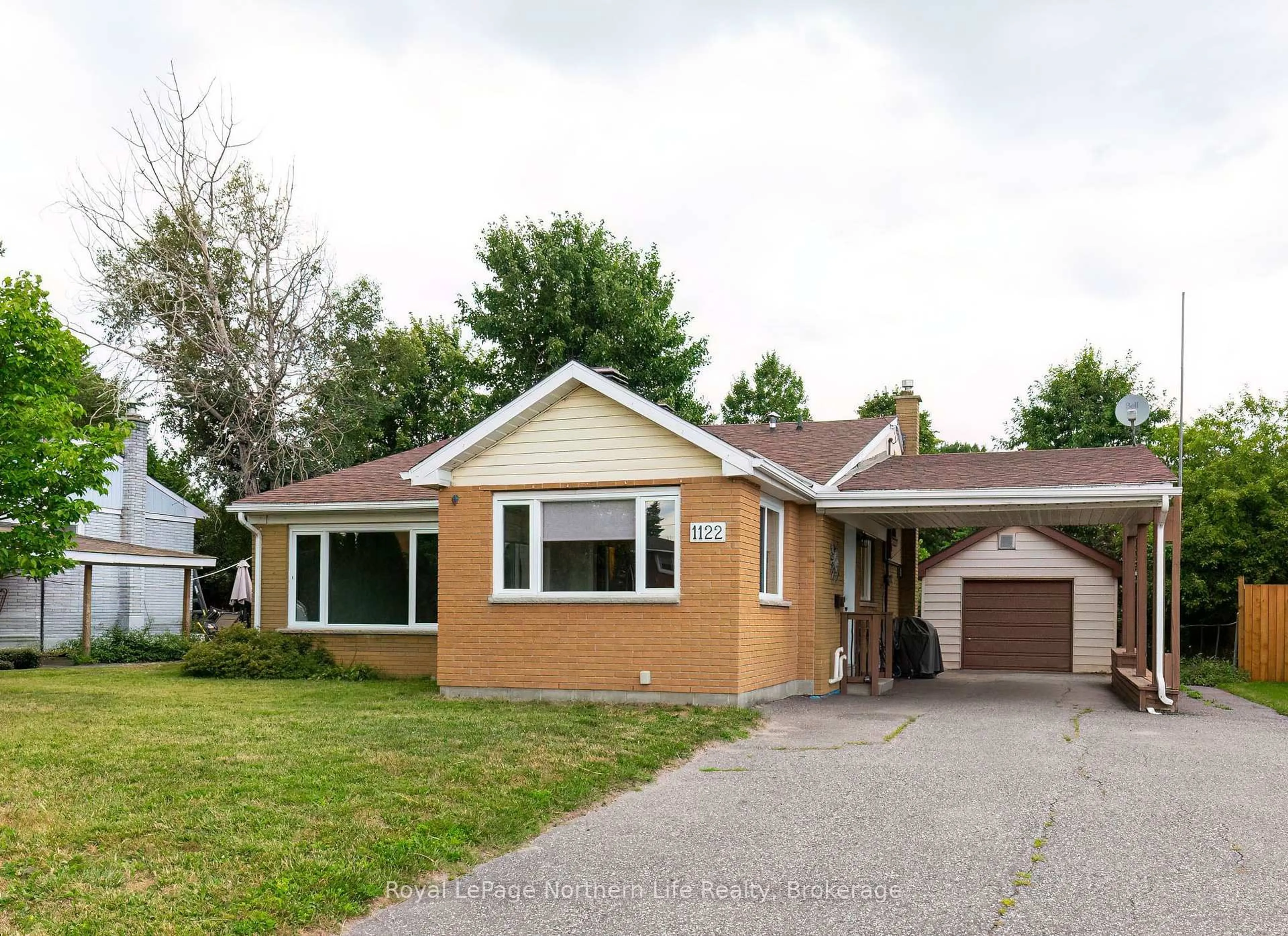 Unknown for 1122 Athlone St, North Bay Ontario P1B 5C1
