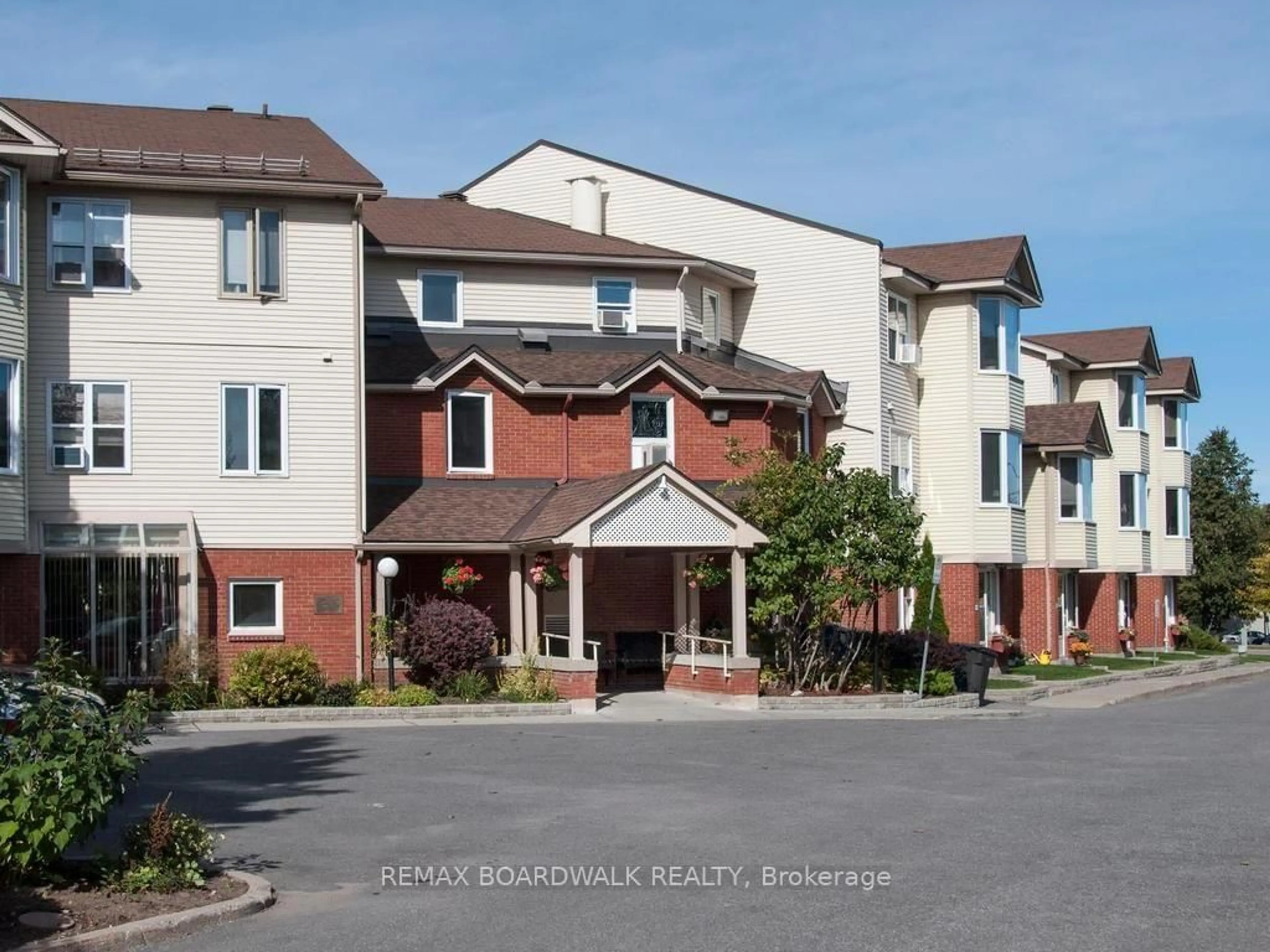 Unknown for 848 Seyton Dr #339, Ottawa Ontario K2H 9G6