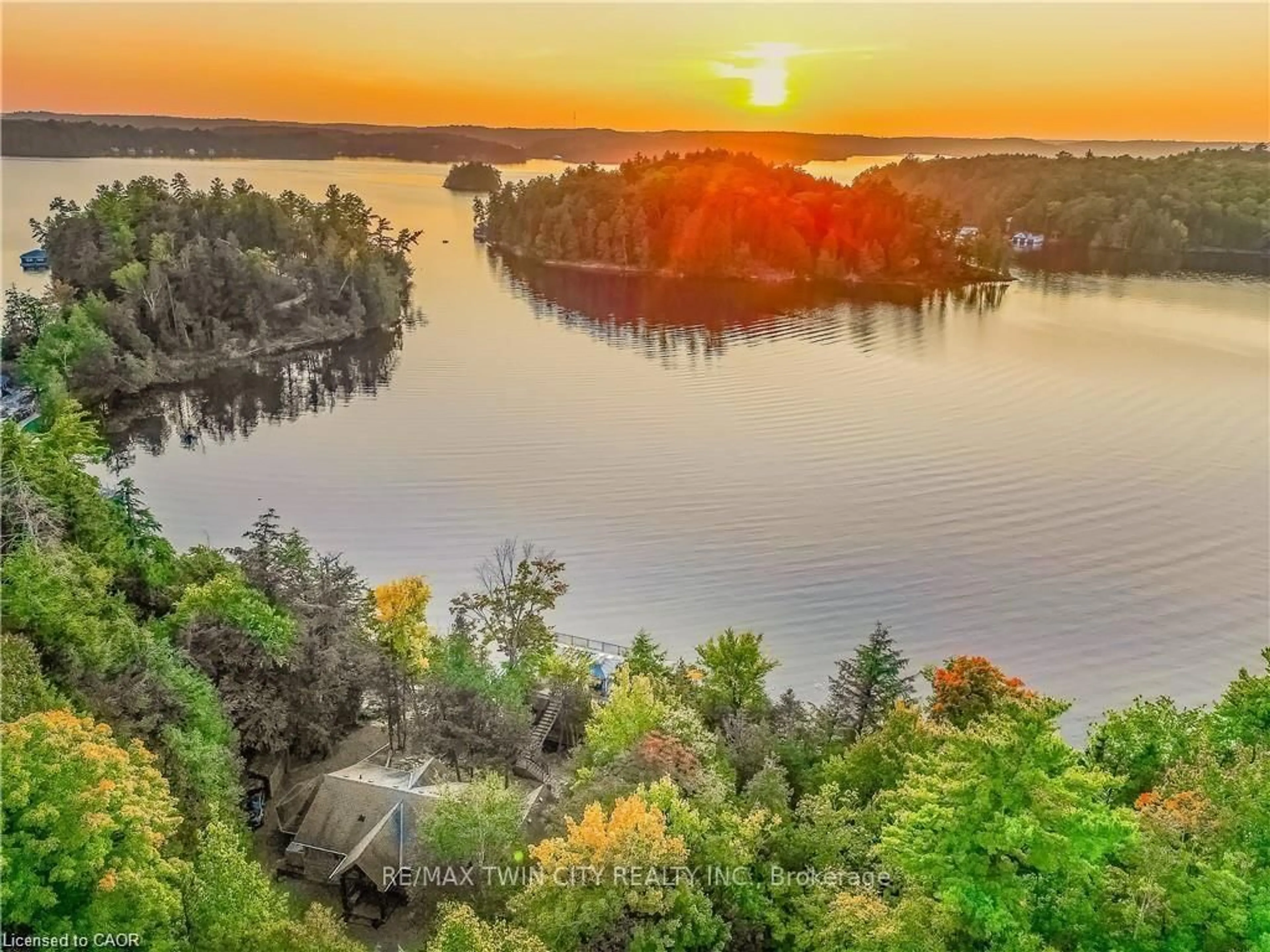 A pic from outside/outdoor area/front of a property/back of a property/a pic from drone, water/lake/river/ocean view for 1347 Rosseau Rd #10, Muskoka Lakes Ontario P0B 1M0