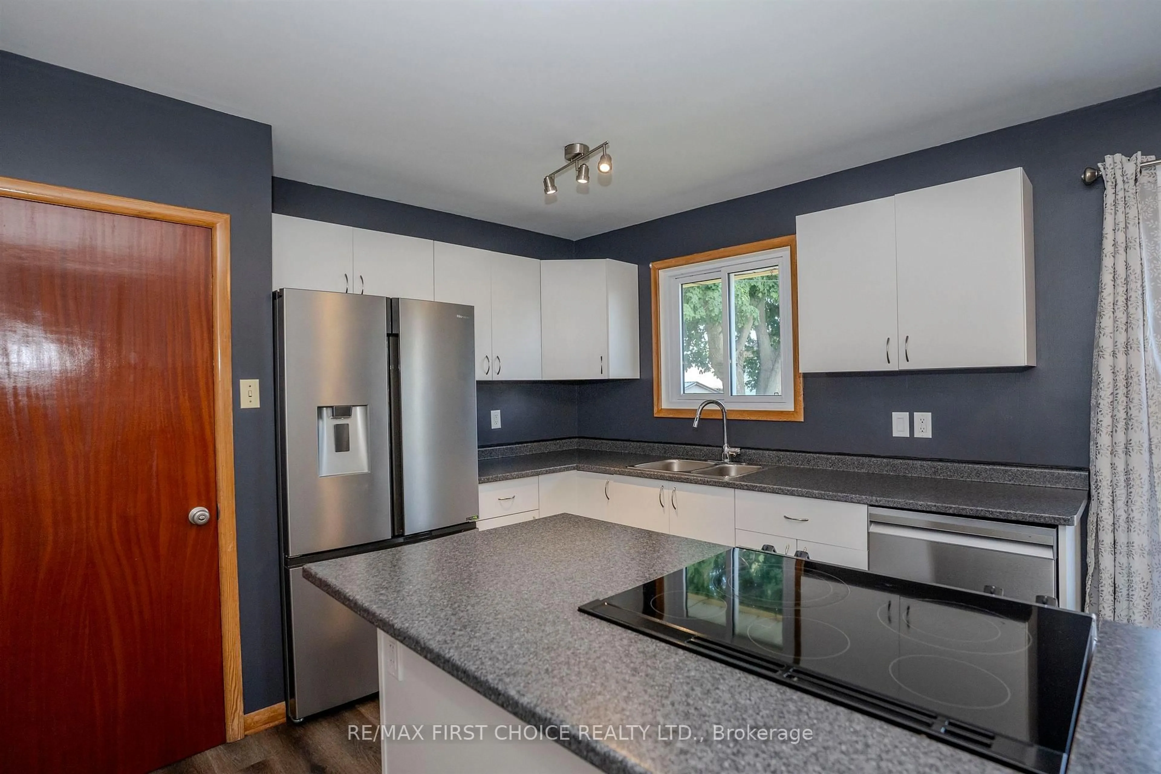 Open concept kitchen, unknown for 139 Churchill Dr, Thunder Bay Ontario P7C 1V6