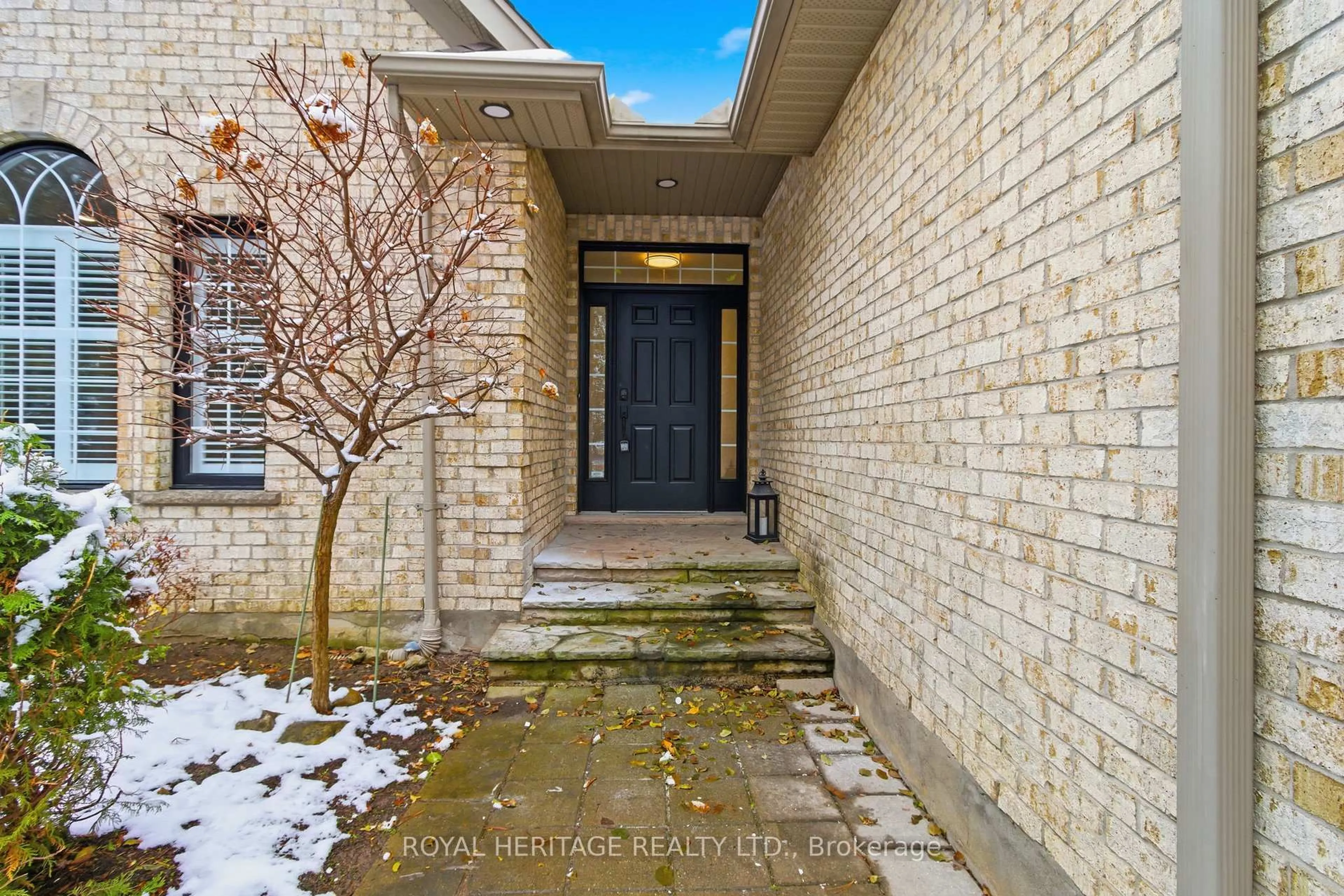 Unknown for 1401 Westdel Bourne St, London South Ontario N6K 4R1