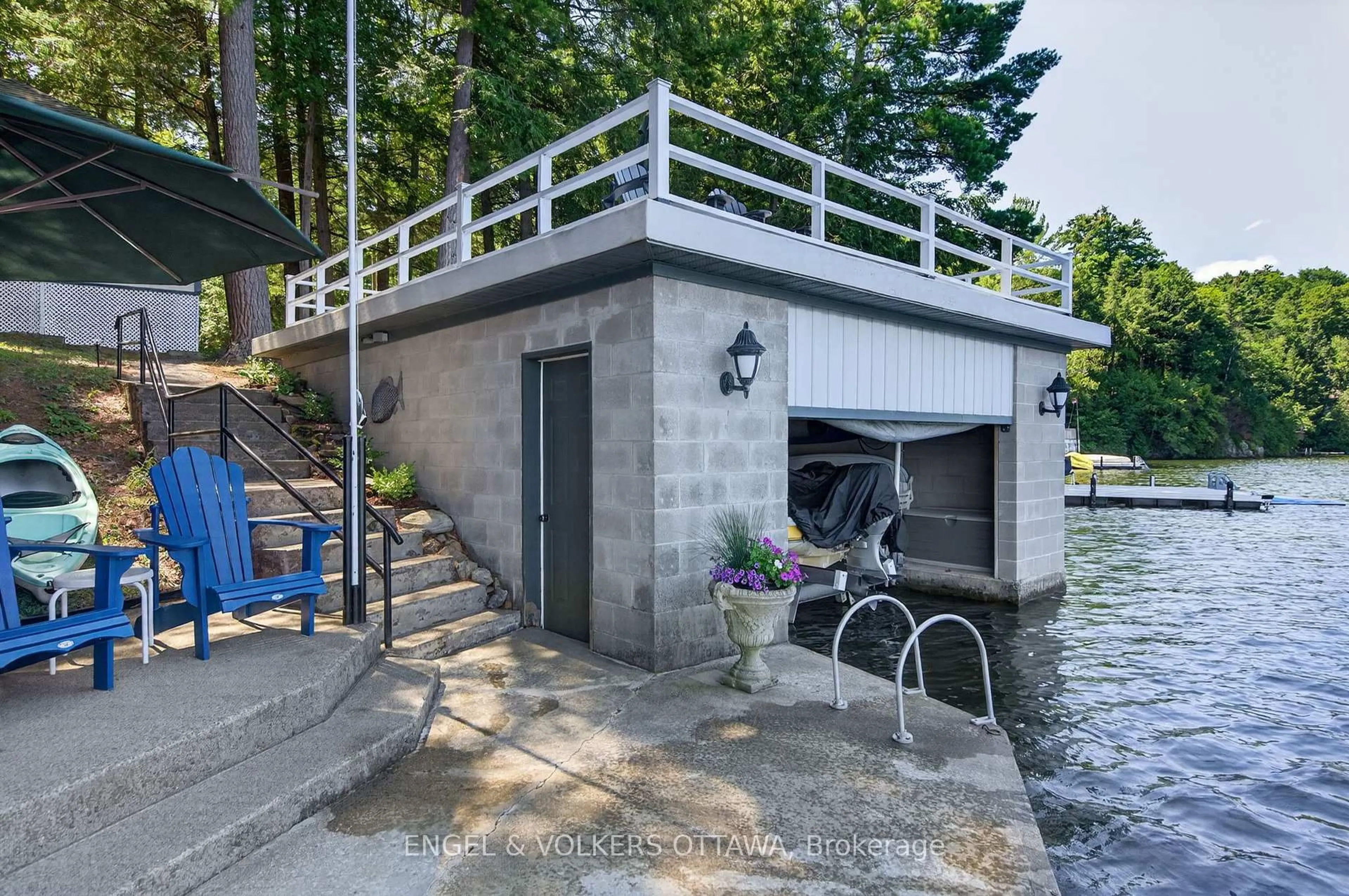 Patio, street for 942 Dunn Rovin Lane, Leeds and the Thousand Islands Ontario K0E 1B0