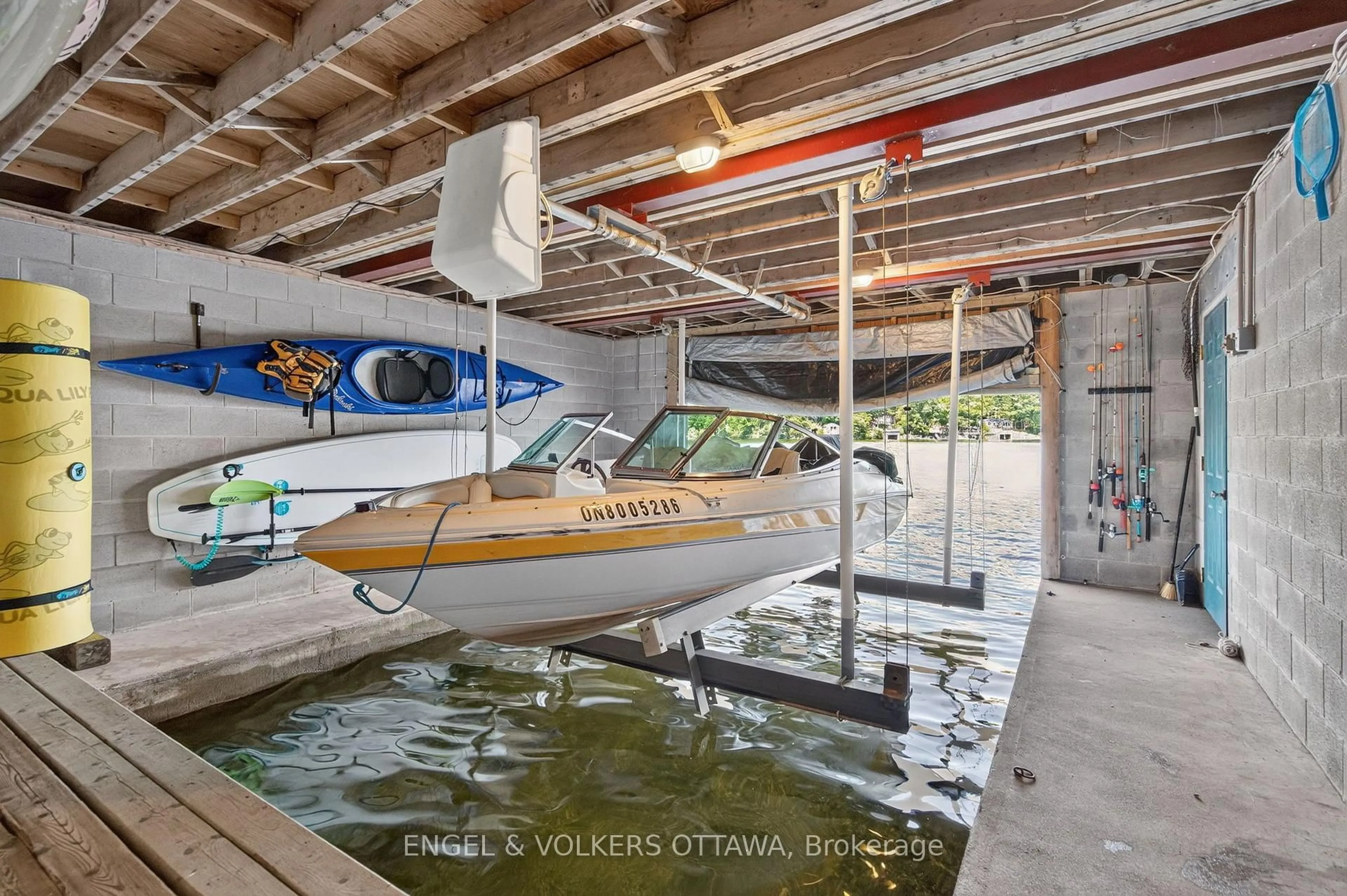 Indoor garage for 942 Dunn Rovin Lane, Leeds and the Thousand Islands Ontario K0E 1B0
