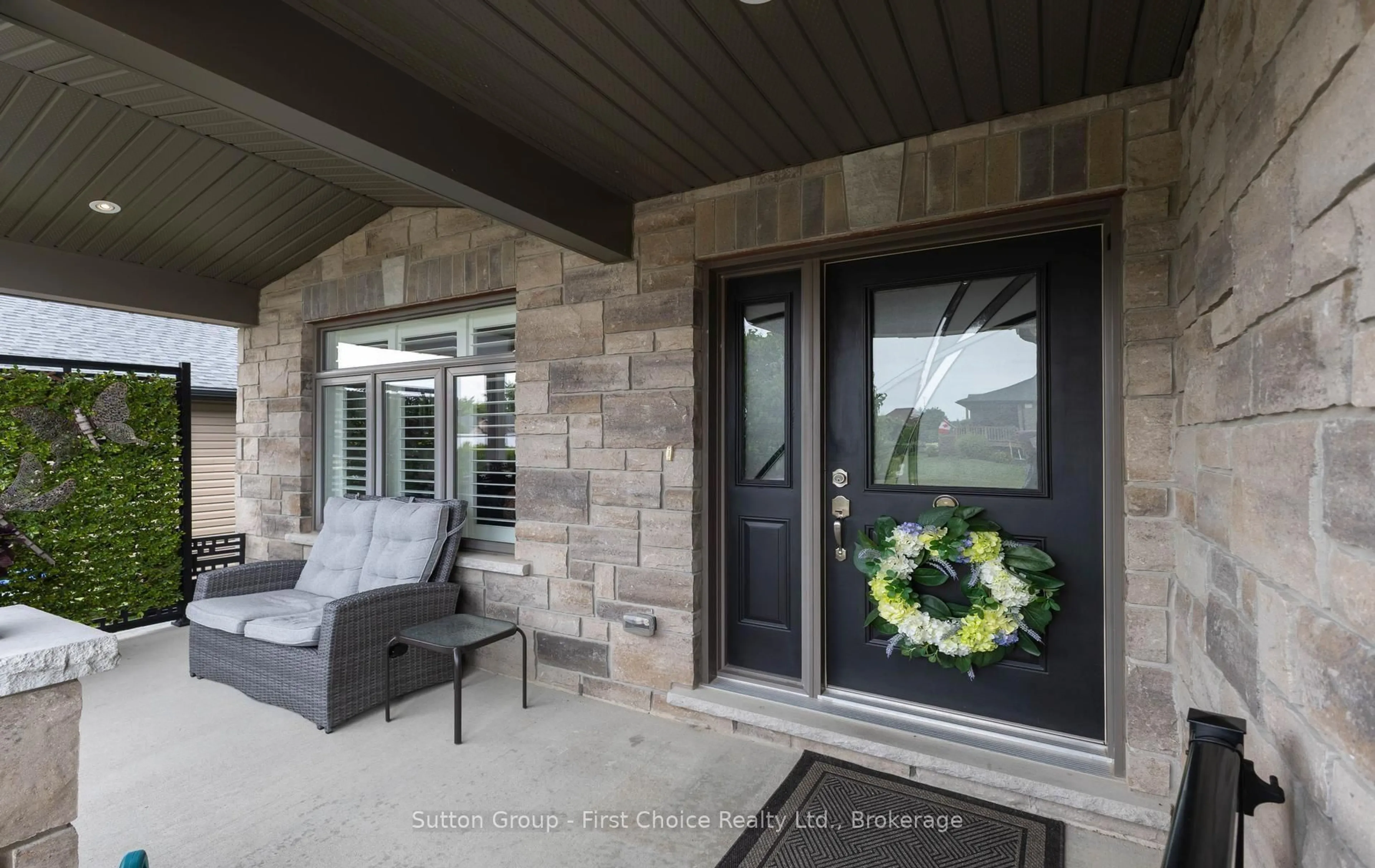 Indoor entryway for 247 SUNSET Dr, West Perth Ontario N0K 1N0
