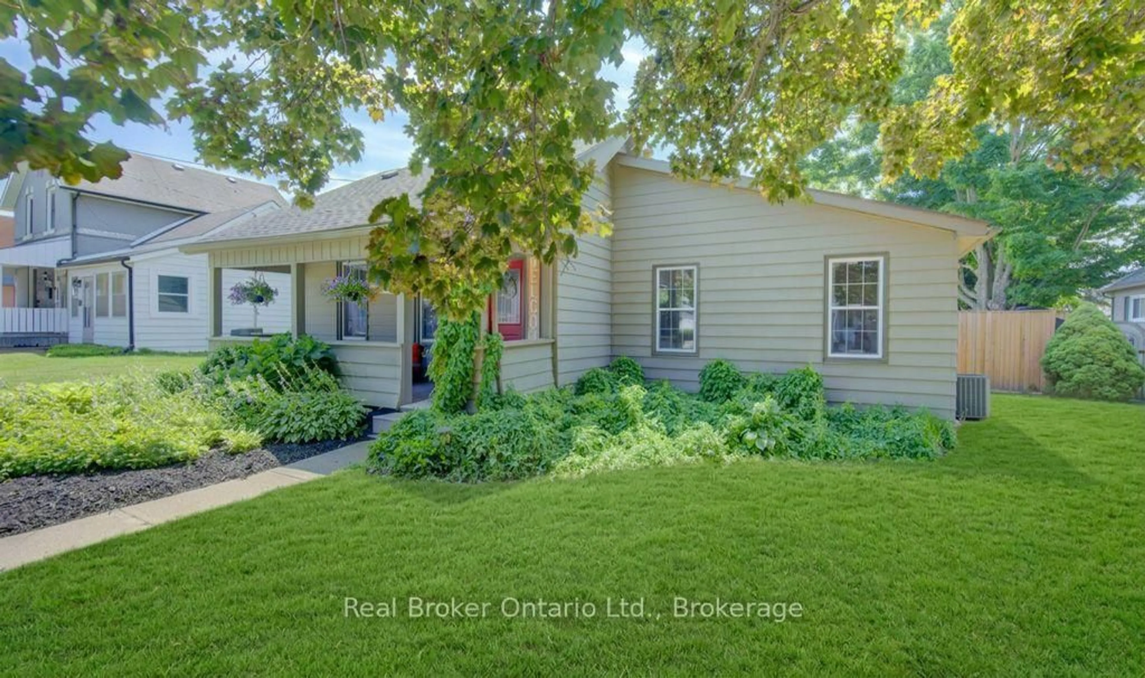 Unknown for 4 Wellington St, Brant Ontario N3L 1S4