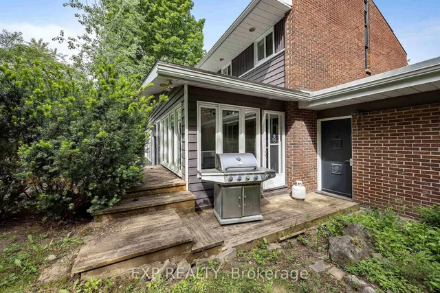 14 Carr Cres, Kanata 4