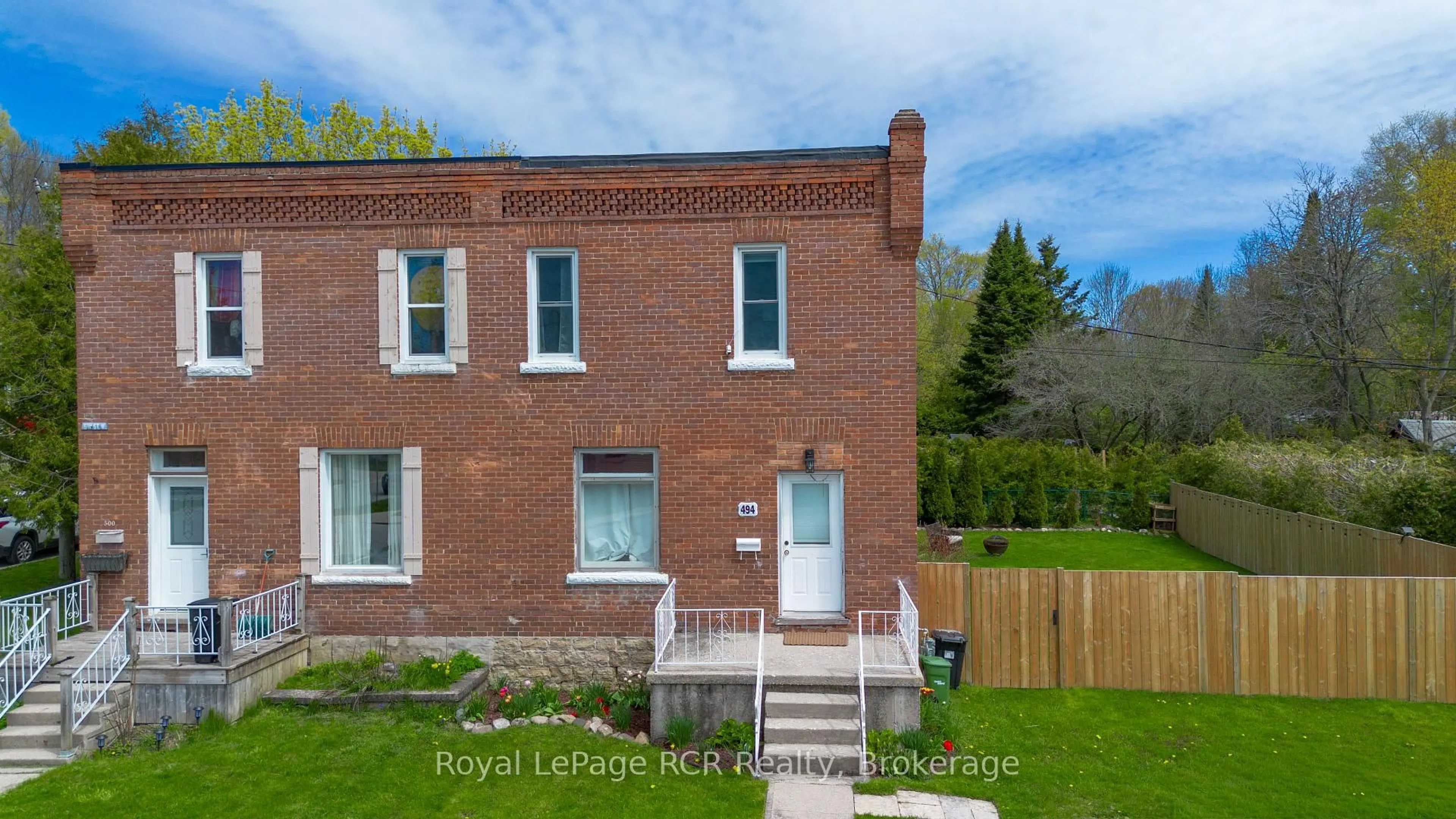 Home with brick exterior material, street for 494 16th St, Owen Sound Ontario N4K 4A4