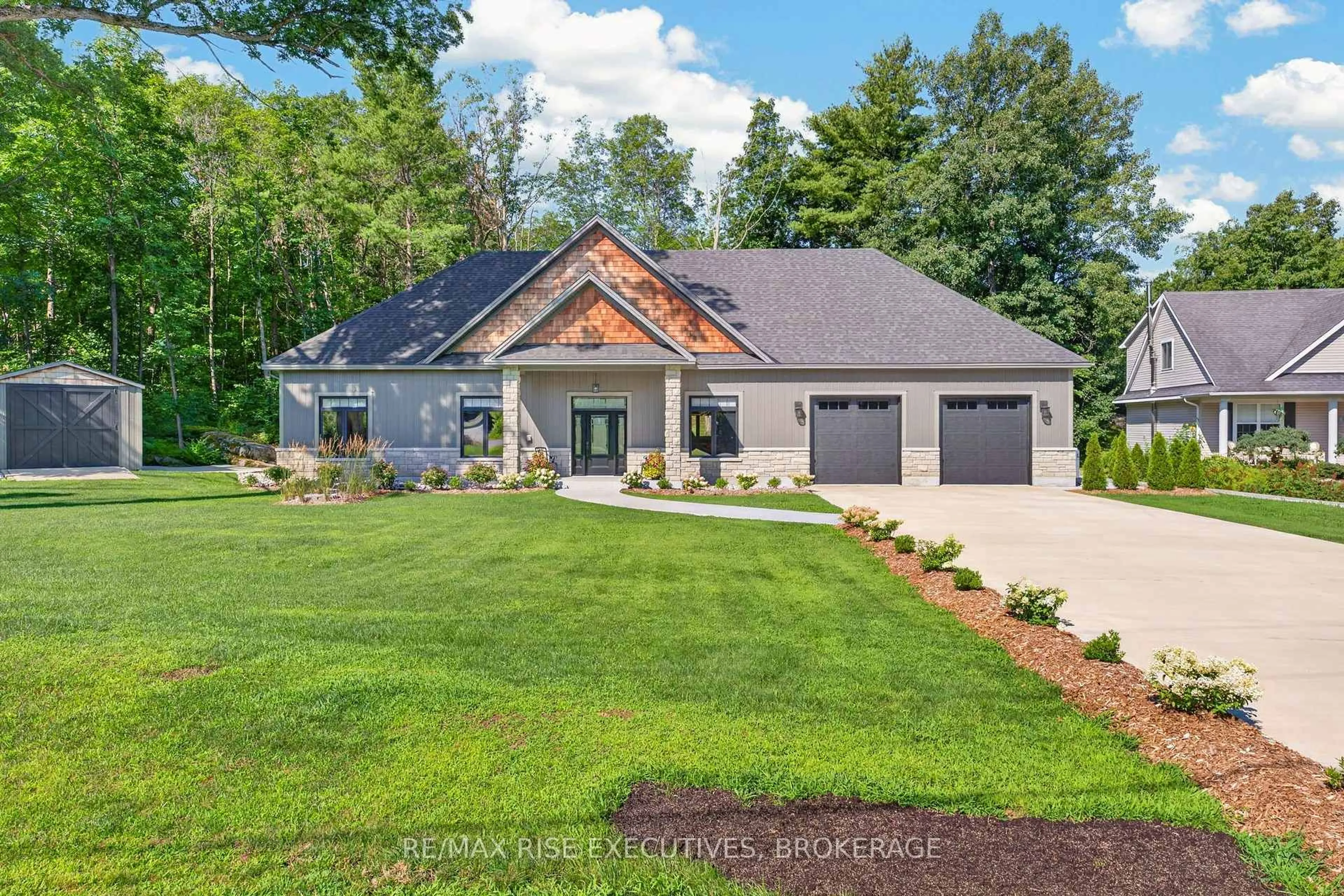 Home with brick exterior material, unknown for 4 Headlands Way, Leeds and the Thousand Islands Ontario K0E 1G0