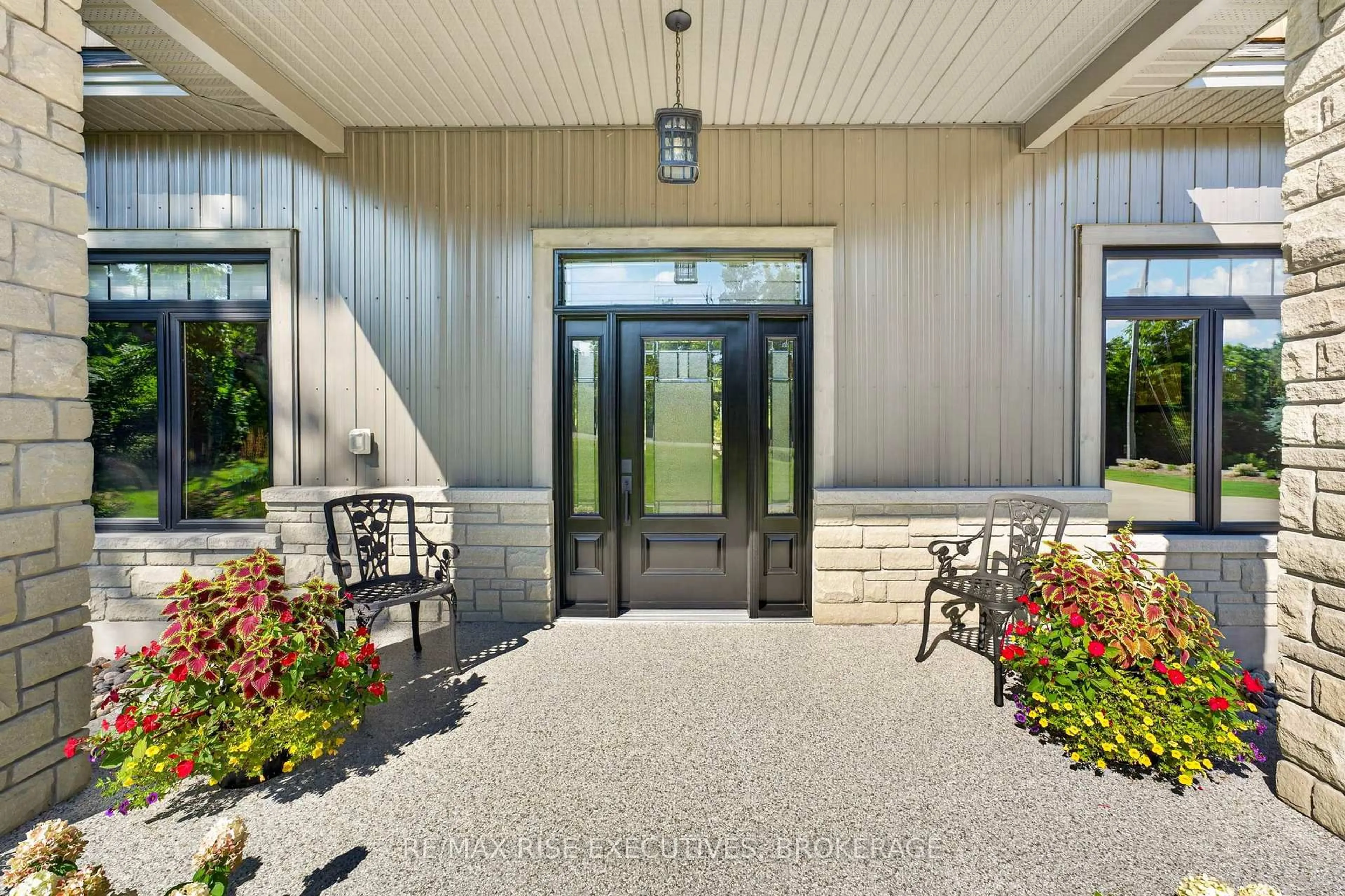 Indoor entryway for 4 Headlands Way, Leeds and the Thousand Islands Ontario K0E 1G0