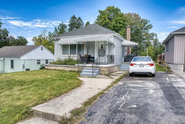80 Carling Terr, North Huron 3