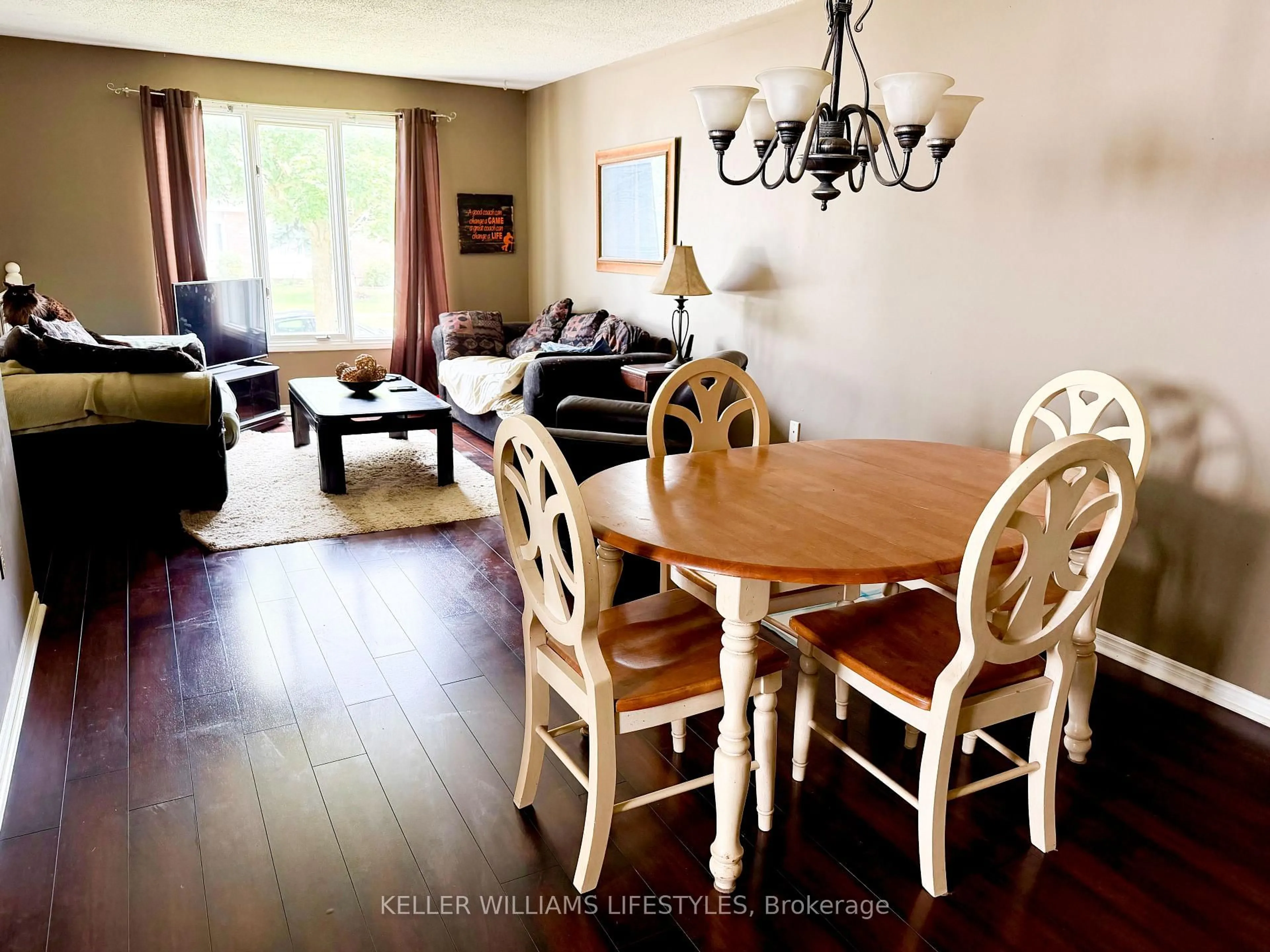 Dining room, wood/laminate floor for 95 Bonaventure Dr, London East Ontario N5V 4A7