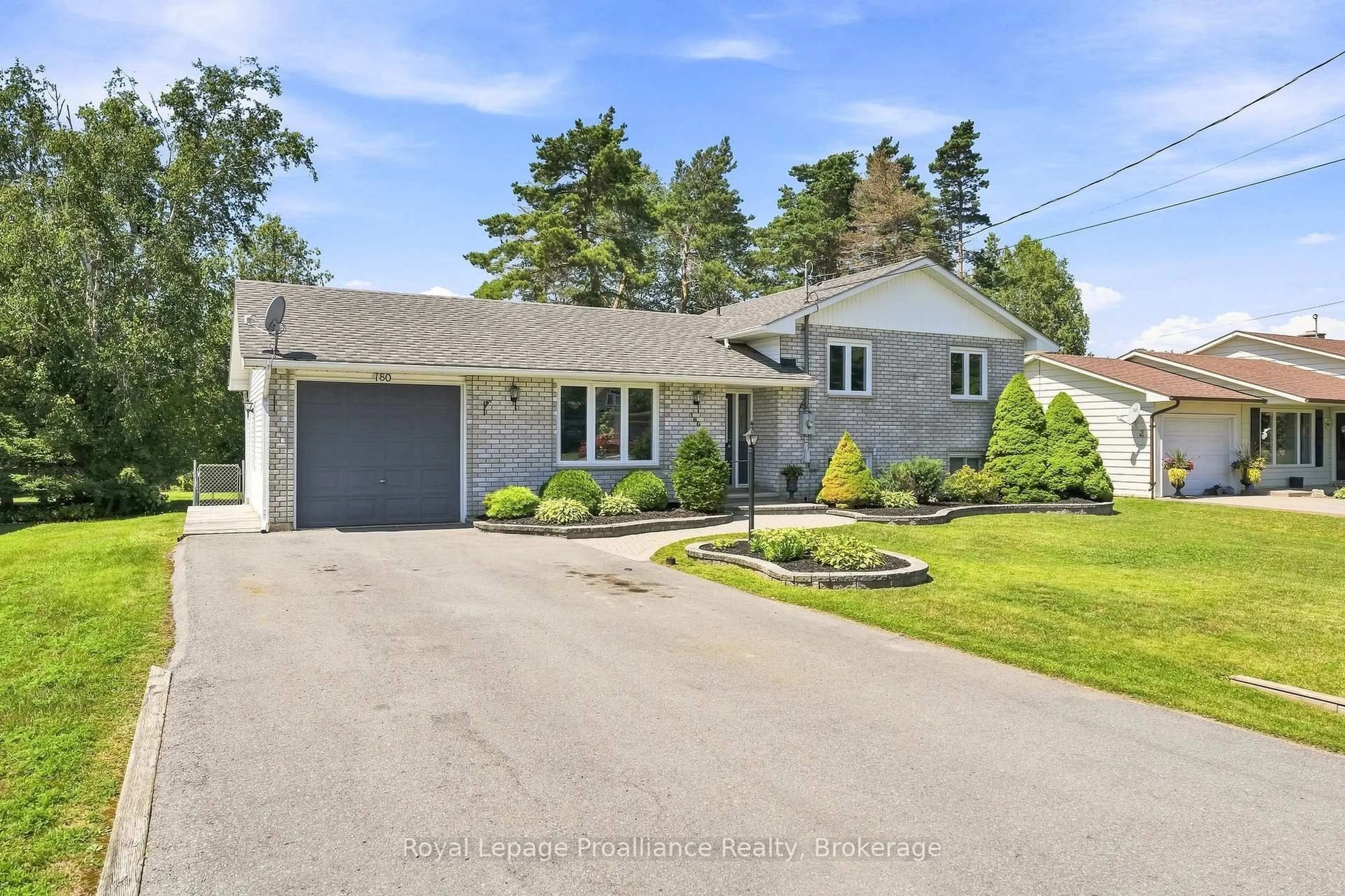 Unknown for 180 Ontario St, Brighton Ontario K0K 1H0
