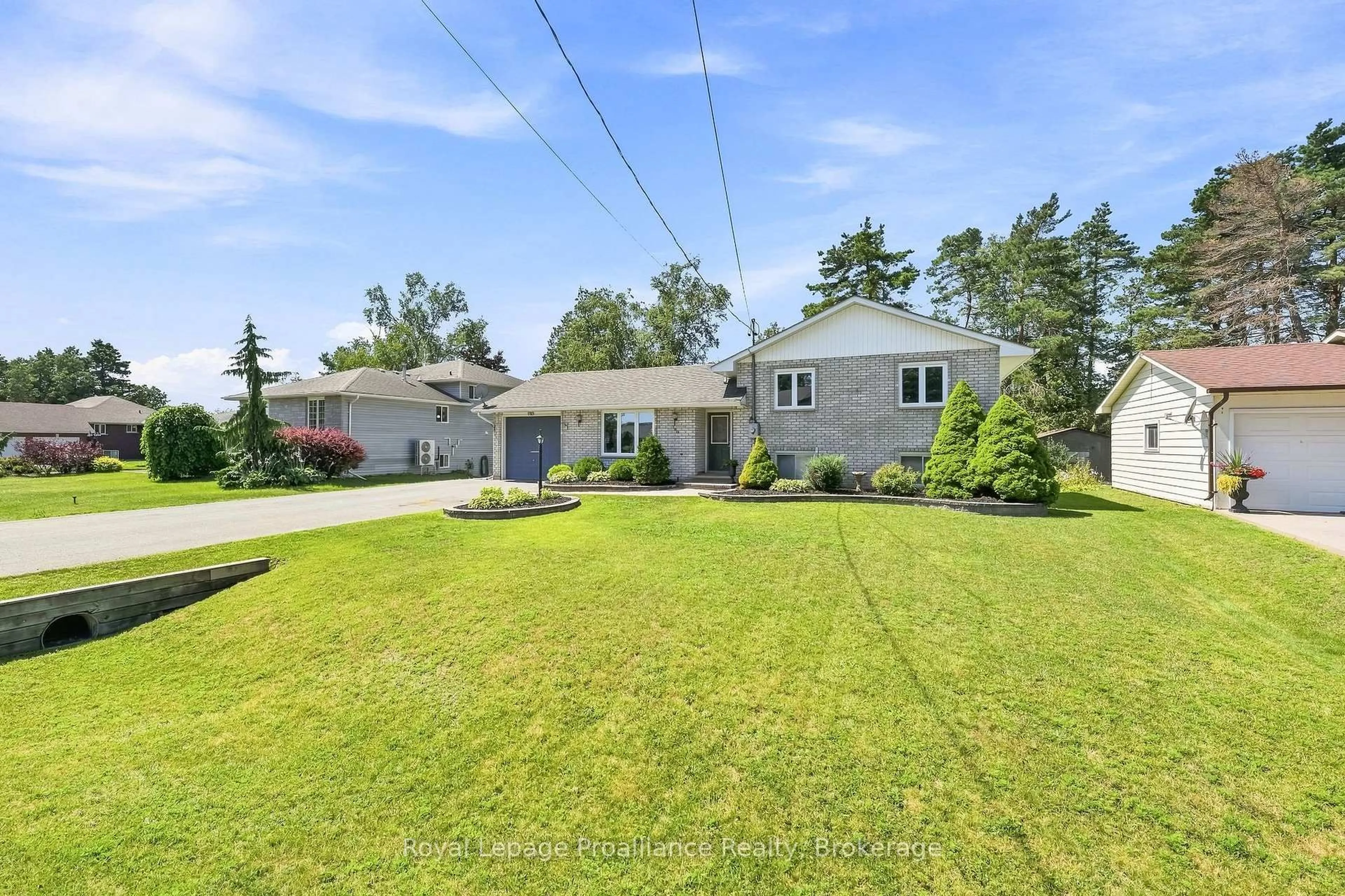 A pic from outside/outdoor area/front of a property/back of a property/a pic from drone, street for 180 Ontario St, Brighton Ontario K0K 1H0