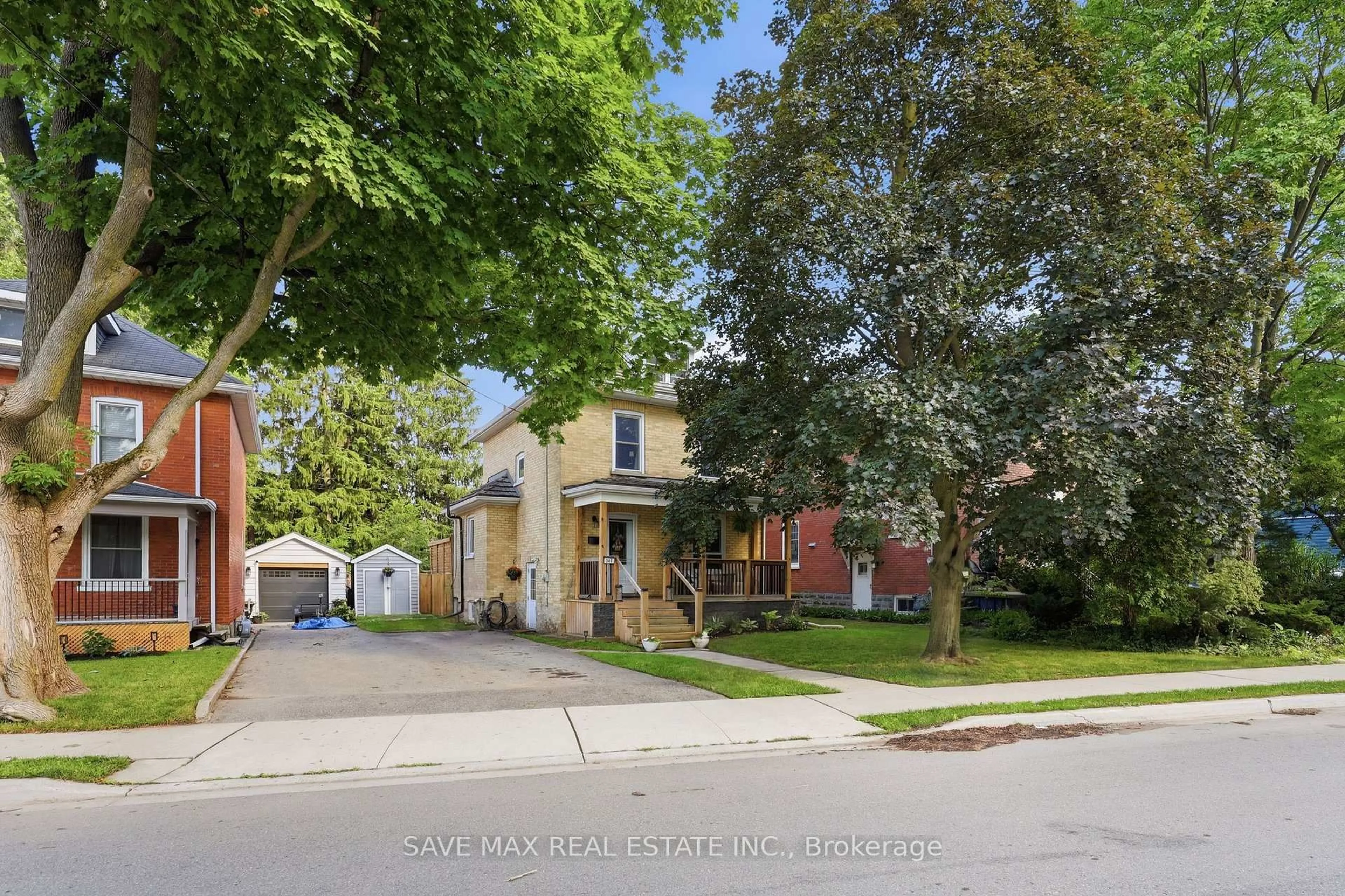 Unknown for 347 Dover St, Cambridge Ontario N3H 1L6