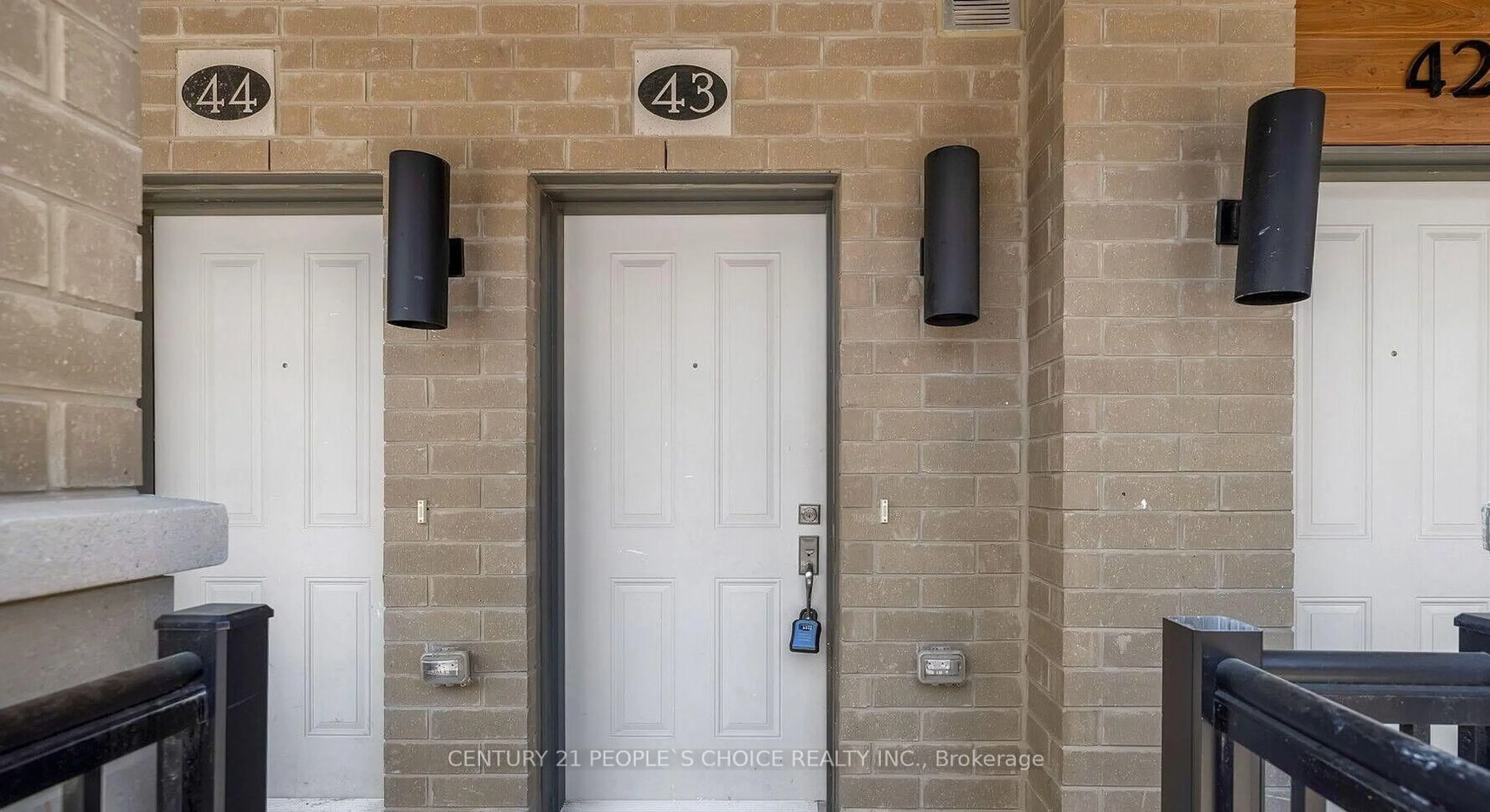 Indoor entryway for 25 Isherwood Ave #C 43, Cambridge Ontario N1R 0E2