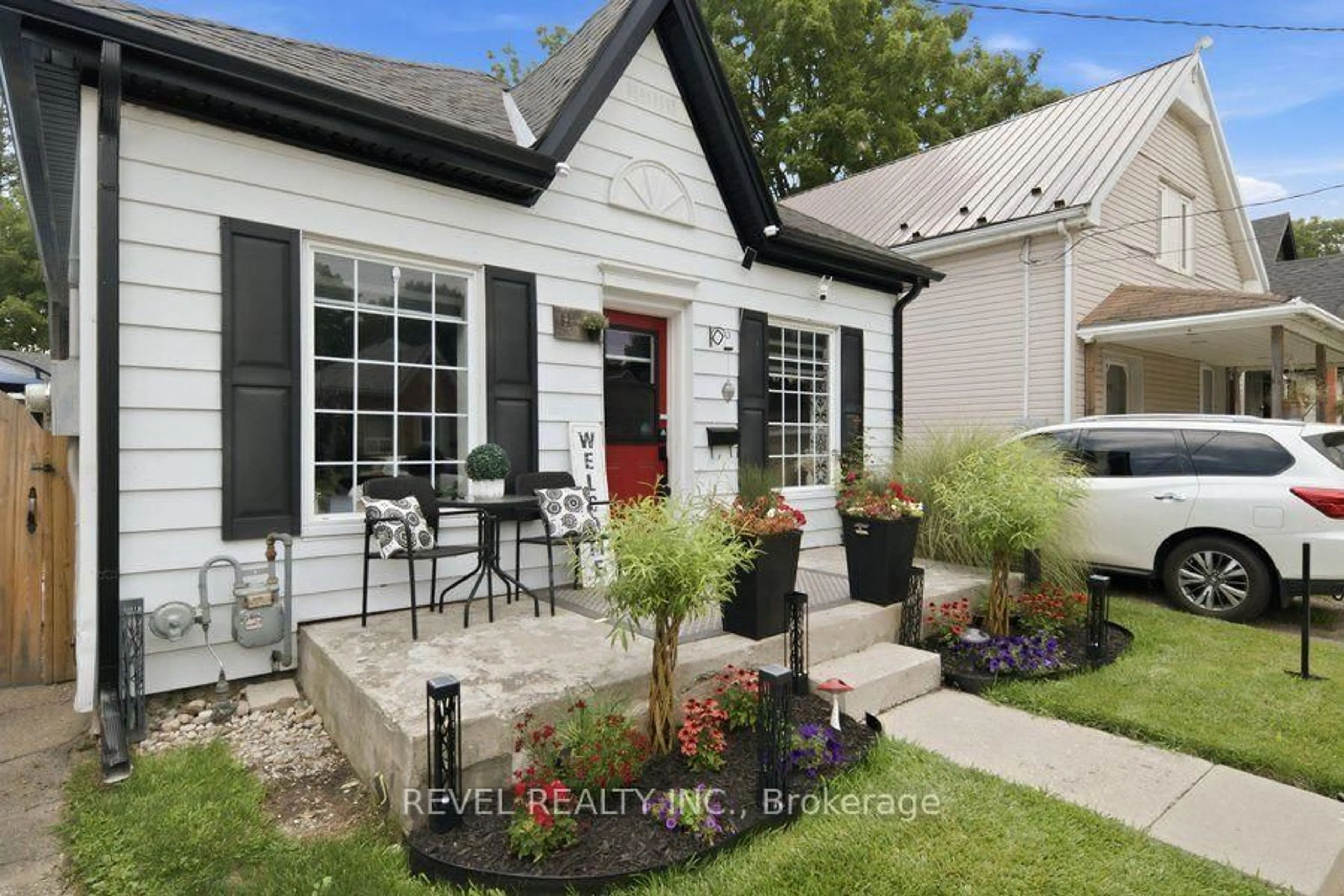 Unknown for 11 Esther St, Brantford Ontario N3S 6K3