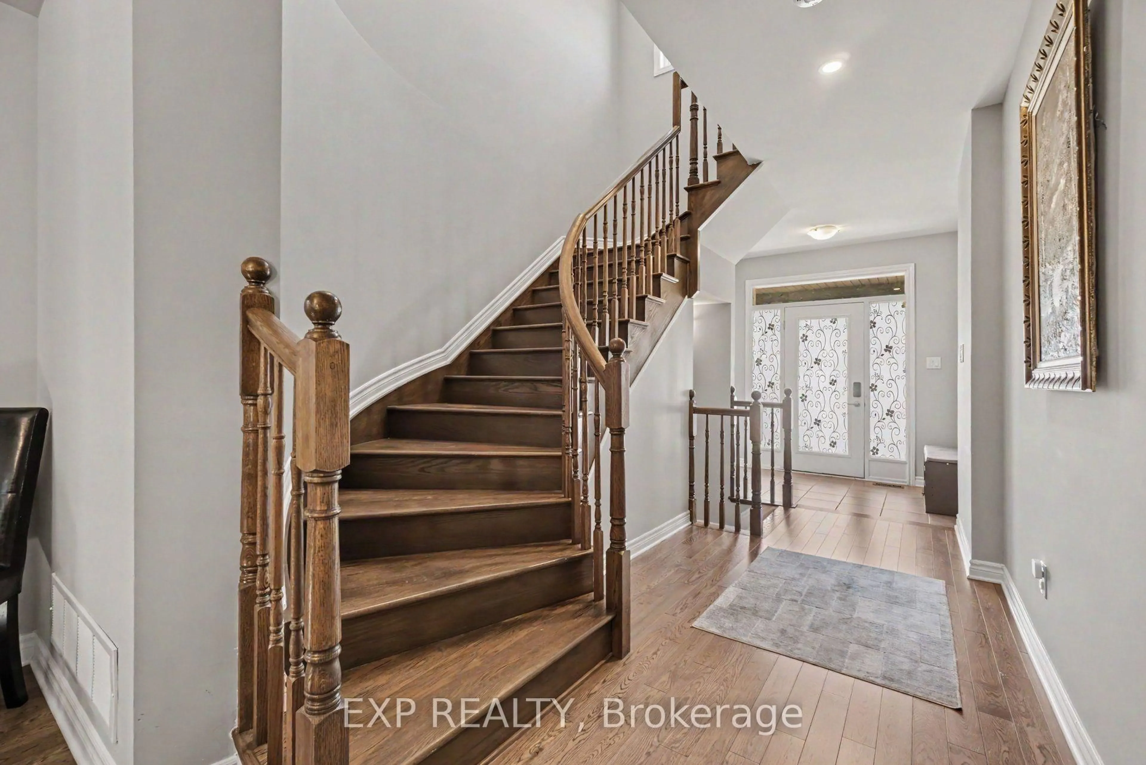 Indoor entryway for 719 Cashmere Terr, Ottawa Ontario K2J 6M2