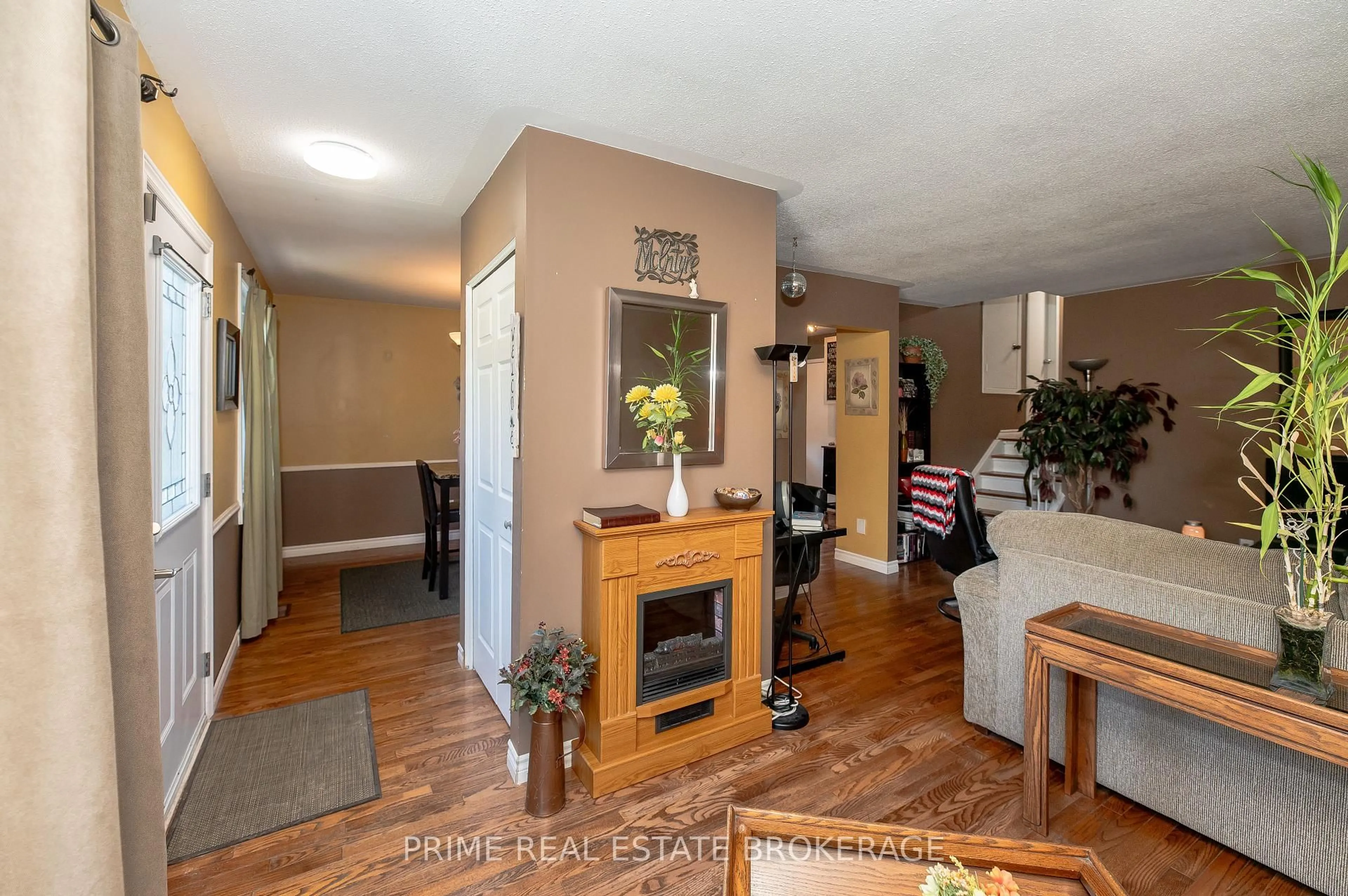 Unknown for 88 Hawthorne Rd, London North Ontario N6G 2W8