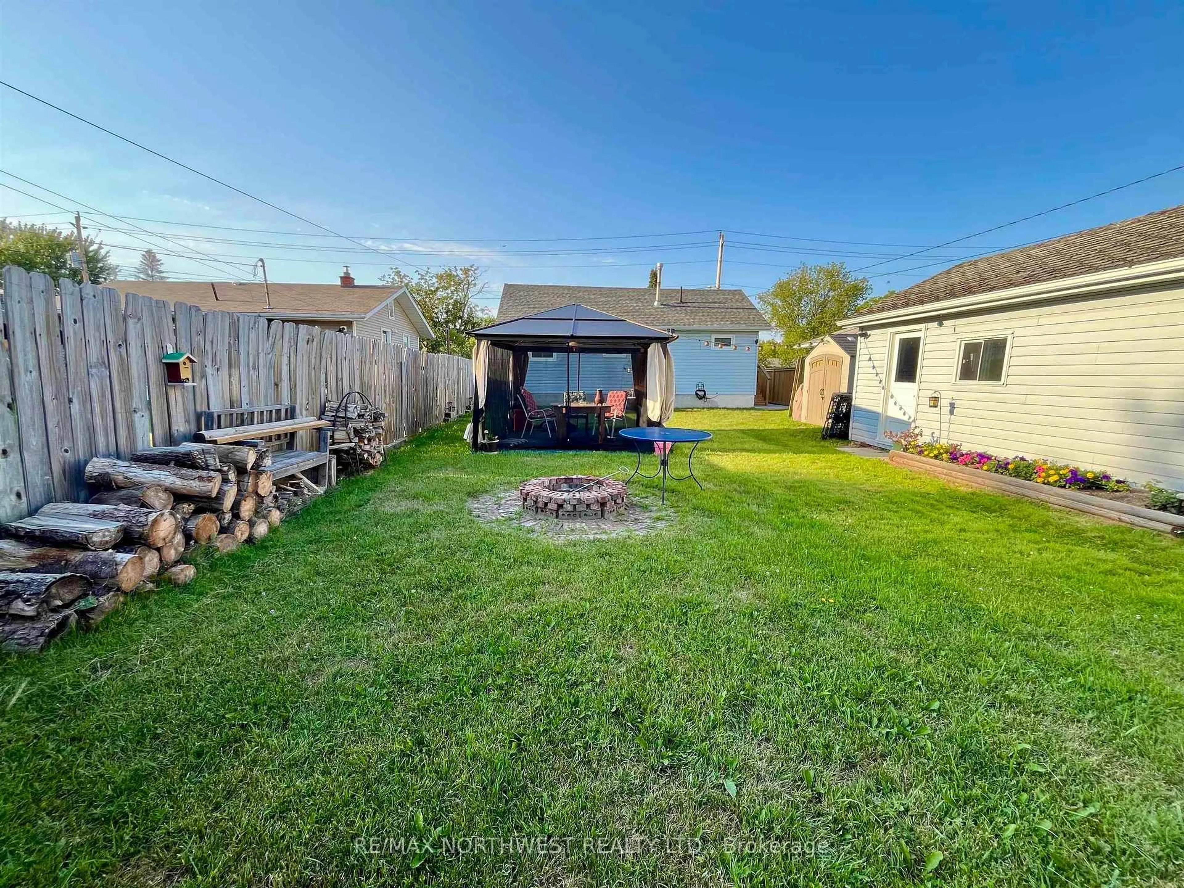 A pic from outside/outdoor area/front of a property/back of a property/a pic from drone, street for 629 Third St. W., Fort Frances Ontario P9A 3B5