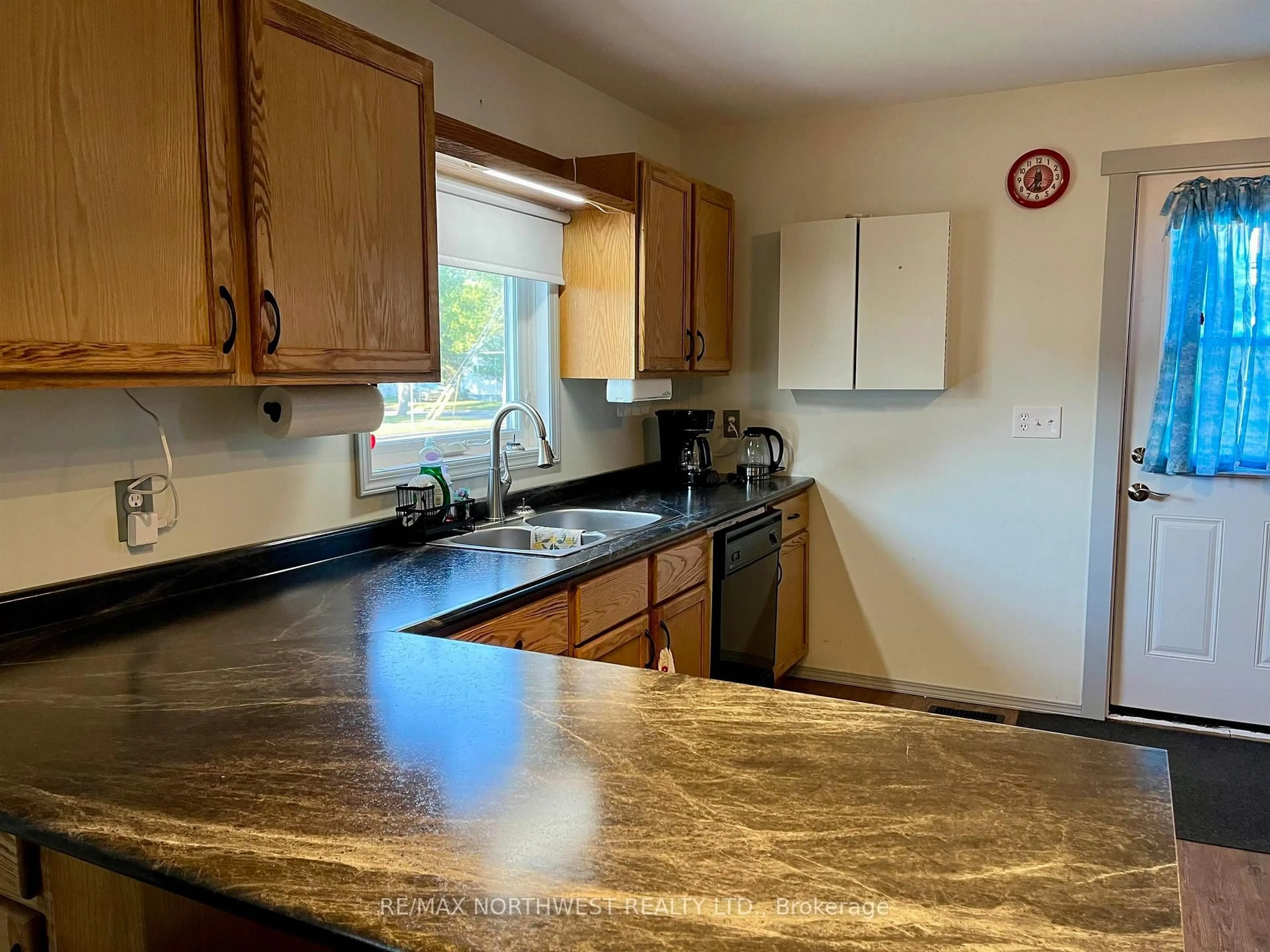 Standard kitchen, unknown for 629 Third St. W., Fort Frances Ontario P9A 3B5