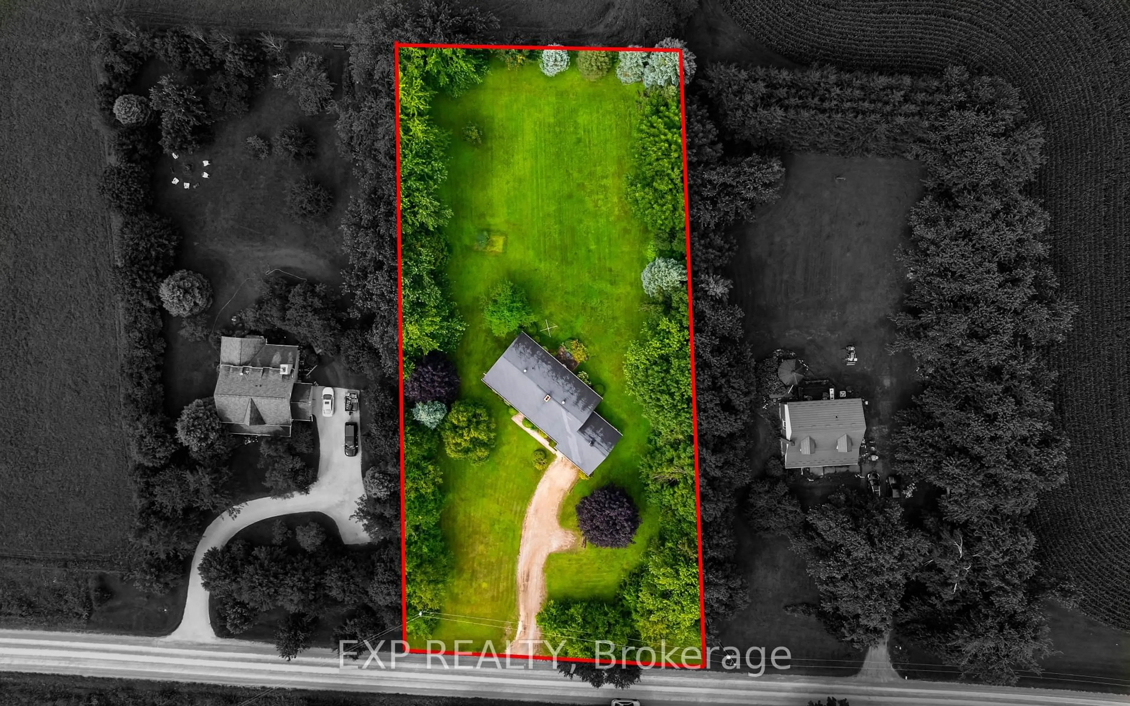 A pic from outside/outdoor area/front of a property/back of a property/a pic from drone, building for 594356 Blind Line, Mono Ontario L9W 5N3